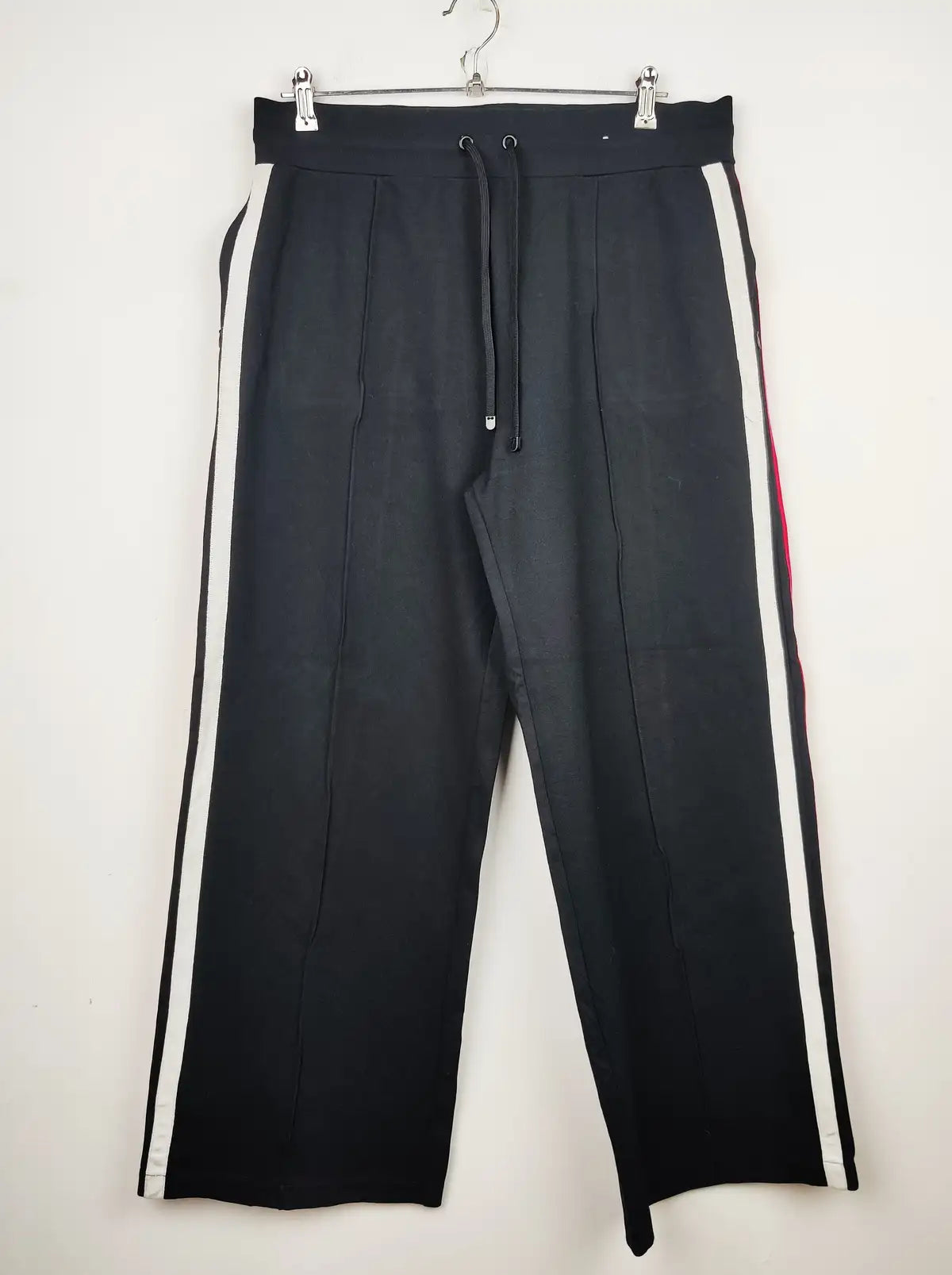 Buy online pre-used pre-loved 100% authentic & Original branded Marks & Spencer (TT-1690) available in Pakistan. Top international brands avilable.