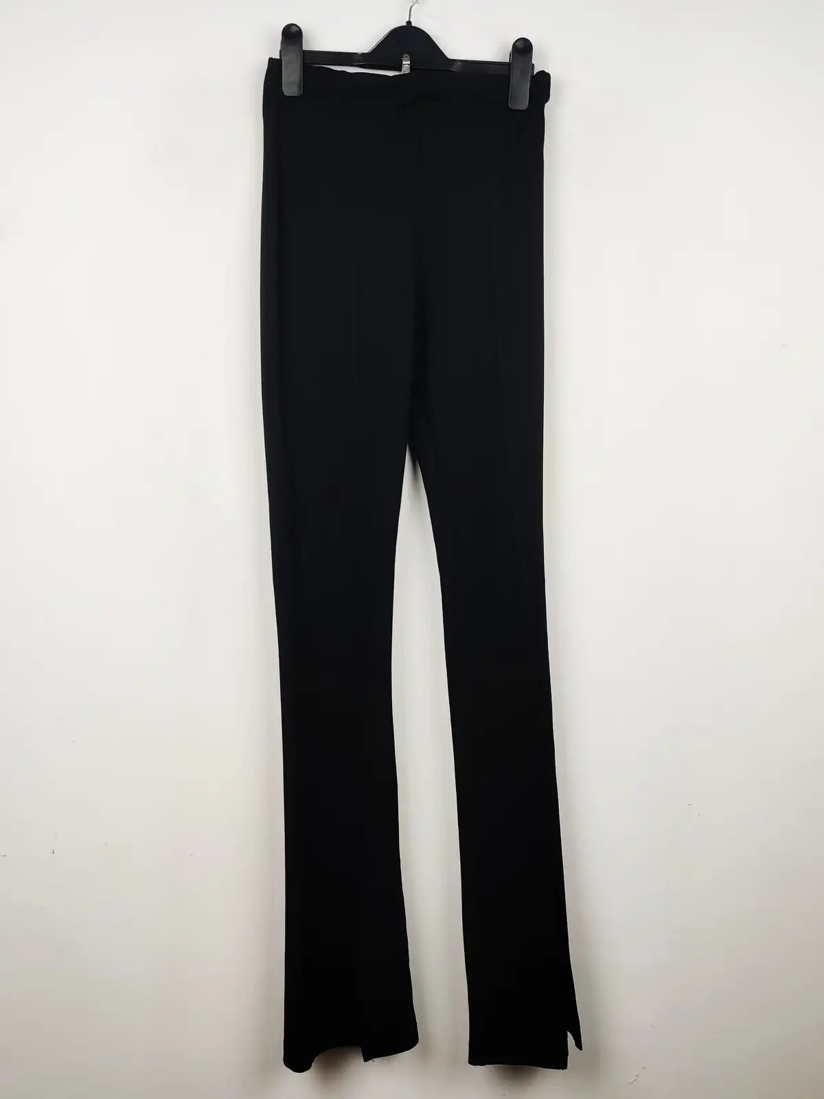 Buy online pre-used pre-loved 100% authentic & Original branded Bershka (TT-1714) available in Pakistan. Top international brands avilable.