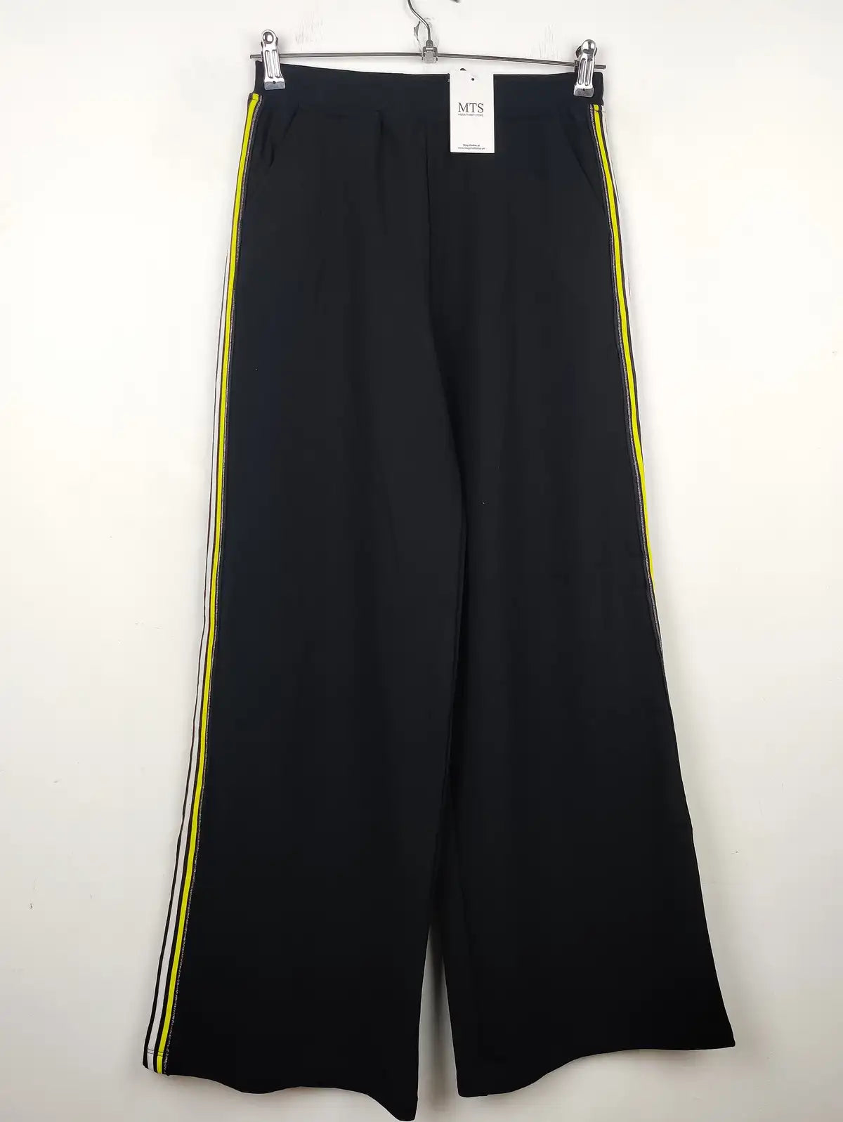 Buy online pre-used pre-loved 100% authentic & Original branded Saint Sofia (TT-1718) available in Pakistan. Top international brands avilable.