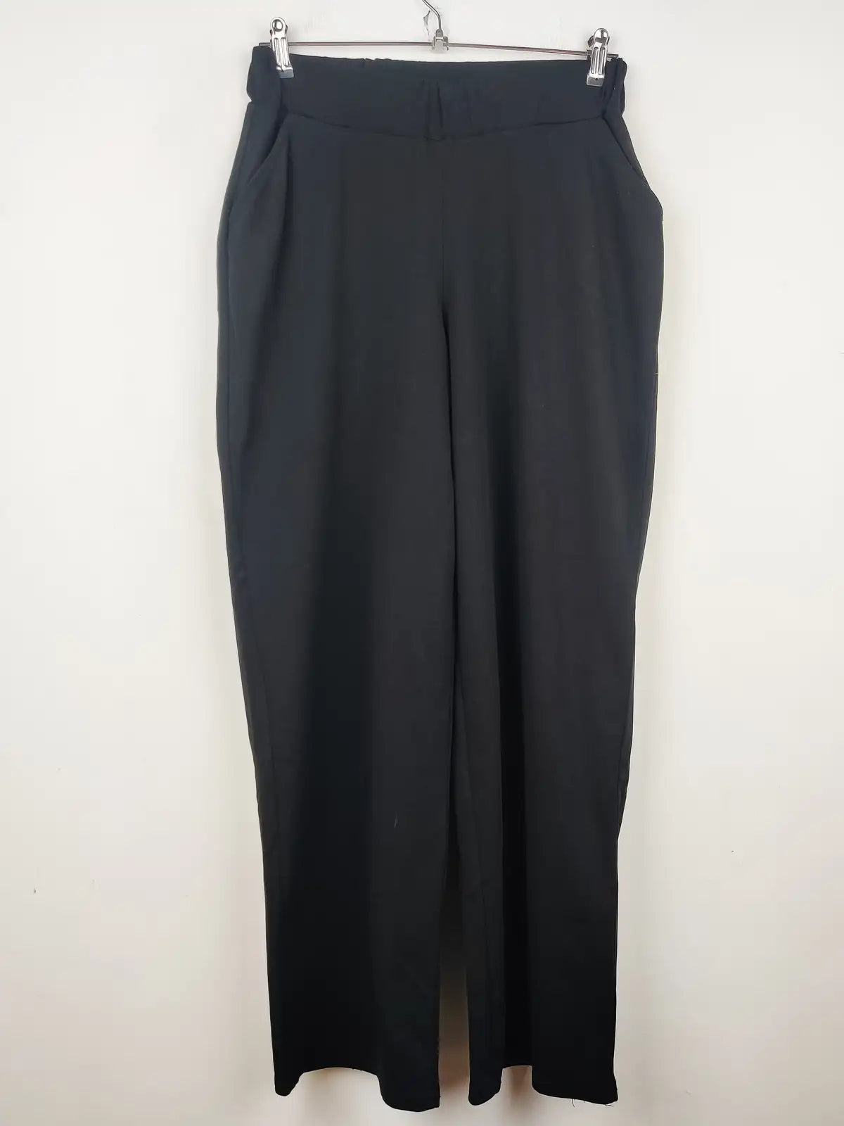 Buy online pre-used pre-loved 100% authentic & Original branded Peacocks (TT-1722) available in Pakistan. Top international brands avilable.