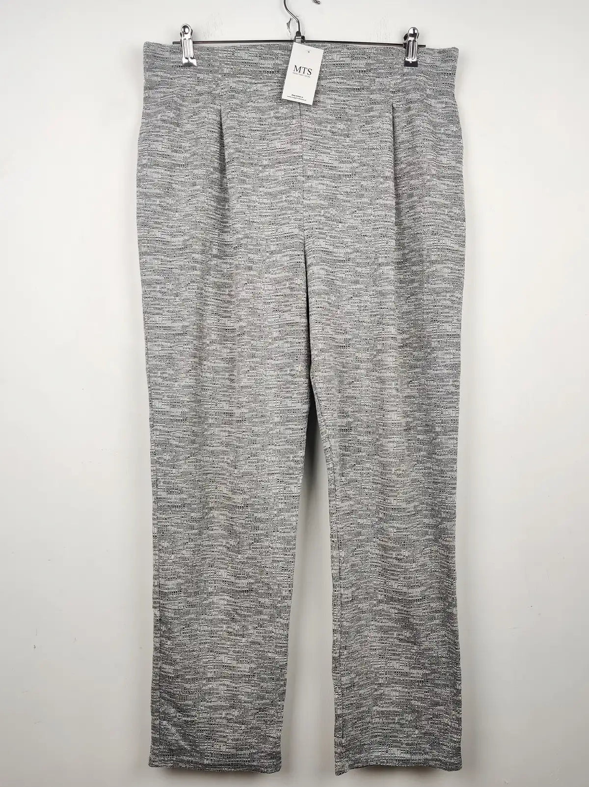 Buy online pre-used pre-loved 100% authentic & Original branded George (TT-1723) available in Pakistan. Top international brands avilable.