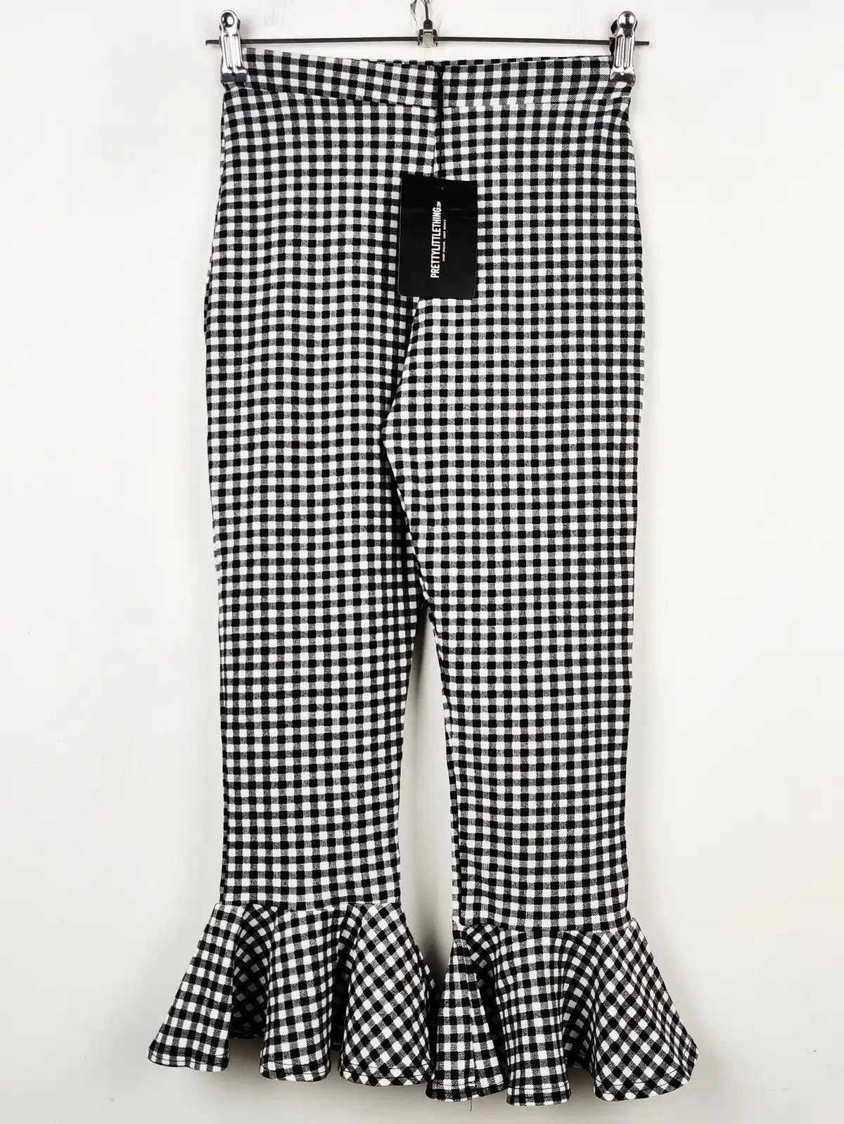 Buy online pre-used pre-loved 100% authentic & Original branded Prettylittlething (TT-1725) available in Pakistan. Top international brands avilable.