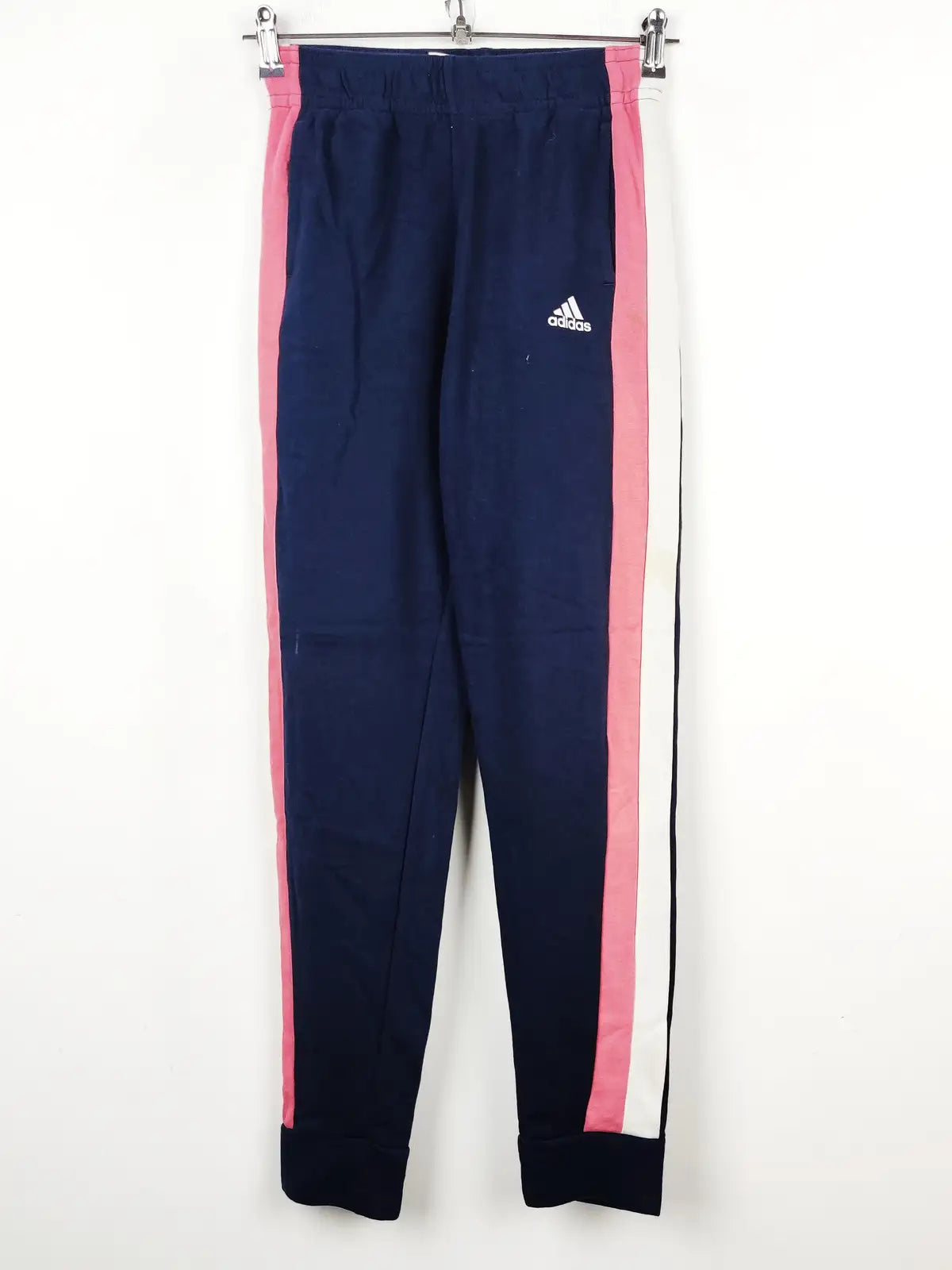 Buy online pre-used pre-loved 100% authentic & Original branded Adidas (TT-1735) available in Pakistan. Top international brands avilable.