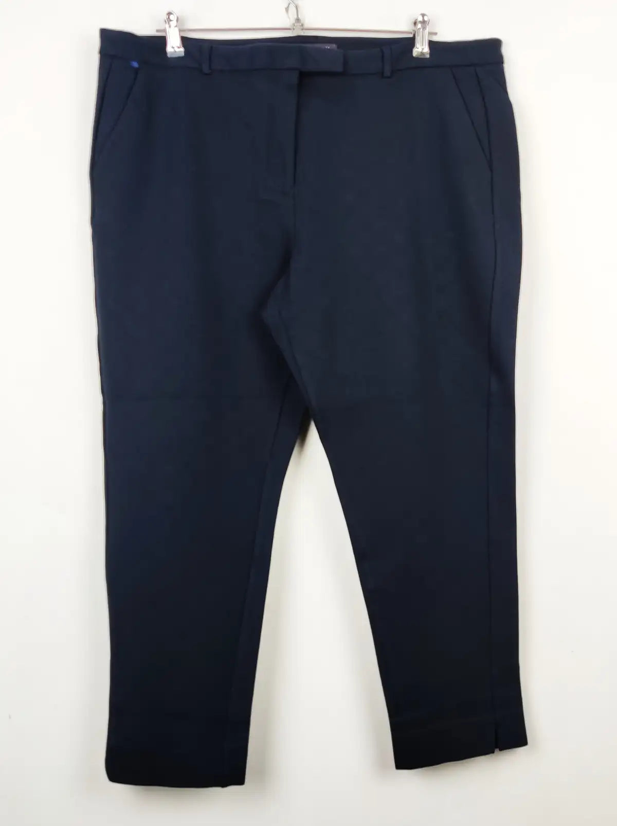 Buy online pre-used pre-loved 100% authentic & Original branded Marks & Spencer (TT-1761) available in Pakistan. Top international brands avilable.