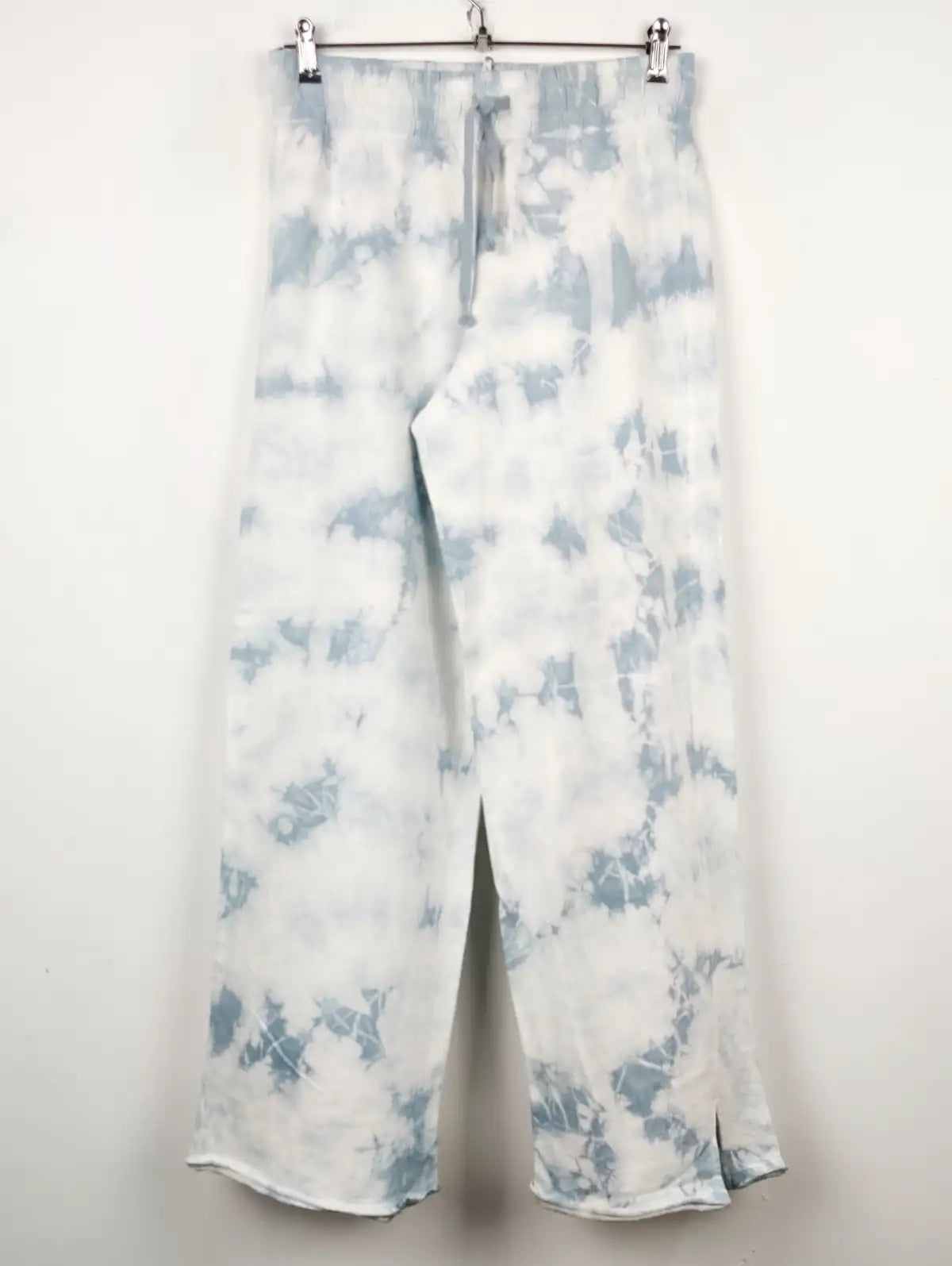 Buy online pre-used pre-loved 100% authentic & Original branded Unknown Brand (TT-1763) available in Pakistan. Top international brands avilable.