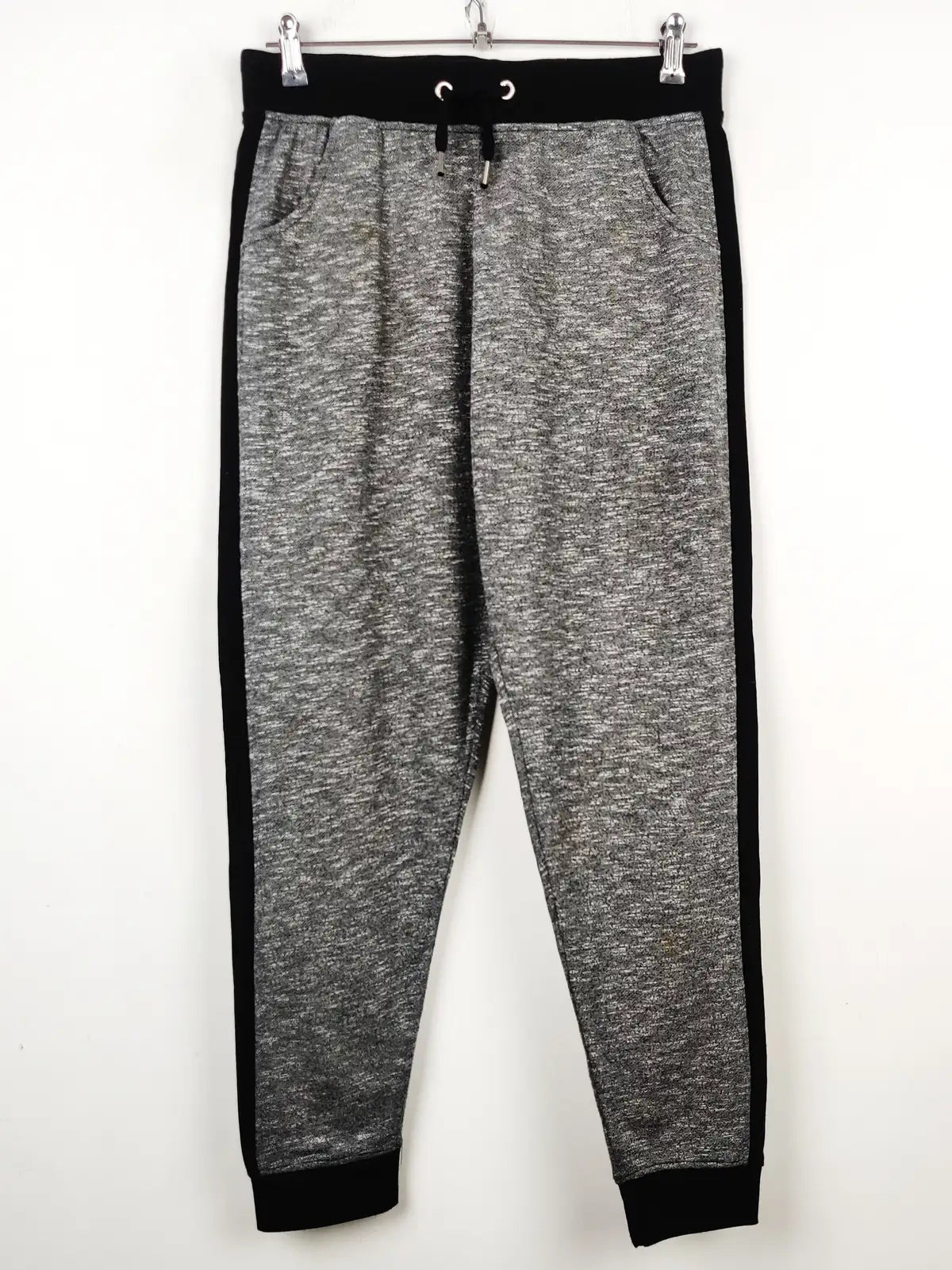 Buy online pre-used pre-loved 100% authentic & Original branded Atmosphere (TT-1766) available in Pakistan. Top international brands avilable.