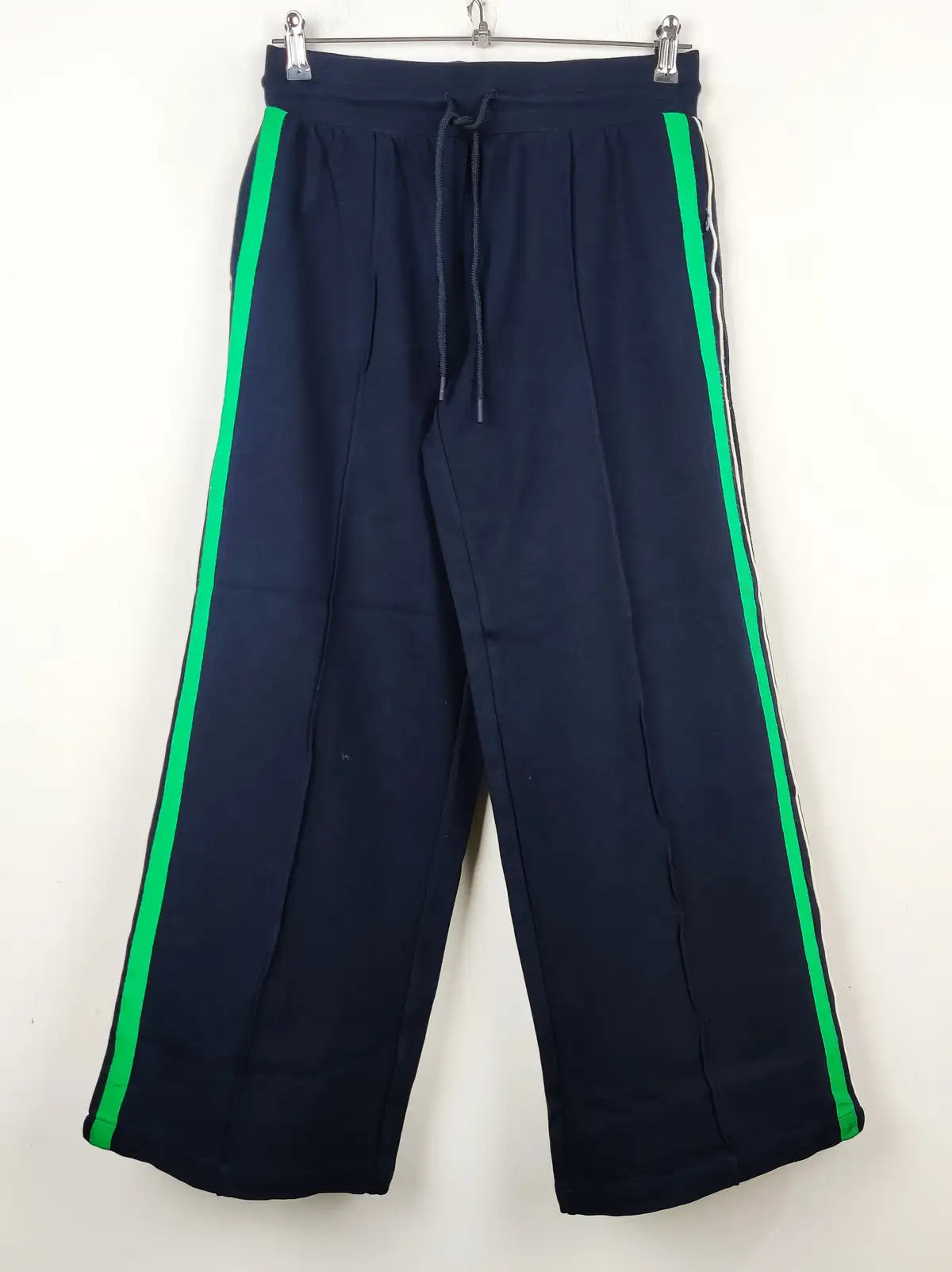 Buy online pre-used pre-loved 100% authentic & Original branded Marks & Spencer (TT-1778) available in Pakistan. Top international brands avilable.