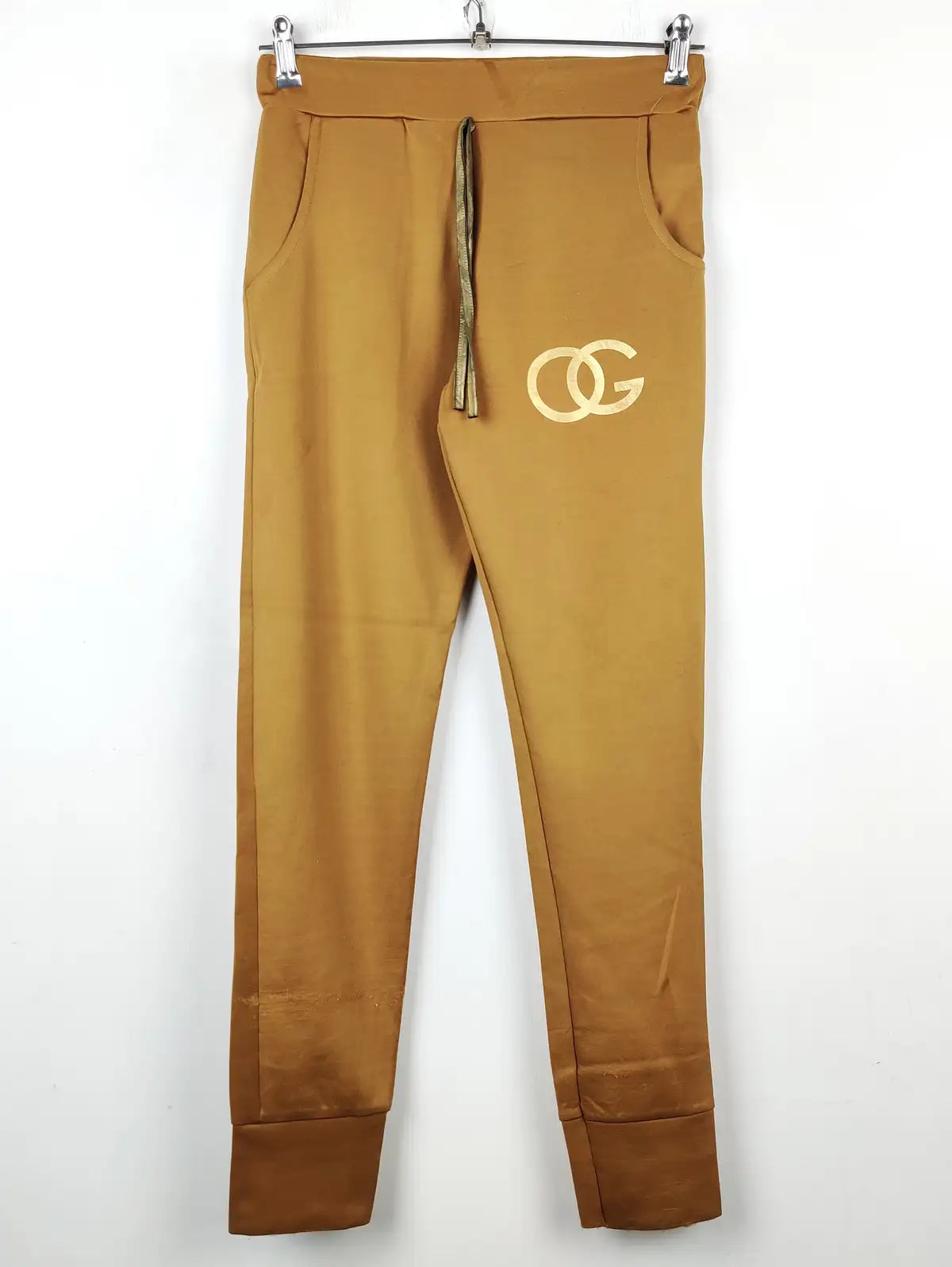 Buy online pre-used pre-loved 100% authentic & Original branded Unknown Brand (TT-1784) available in Pakistan. Top international brands avilable.