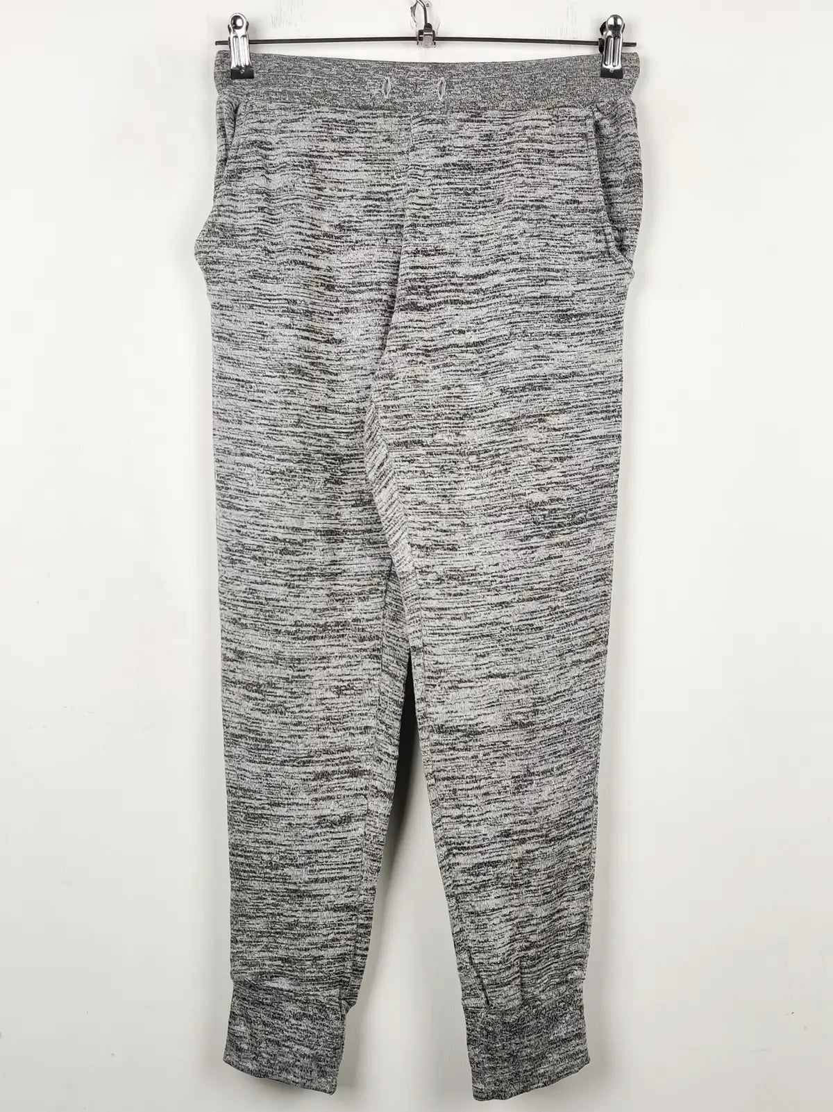 Buy online pre-used pre-loved 100% authentic & Original branded H&M (TT-1793) available in Pakistan. Top international brands avilable.