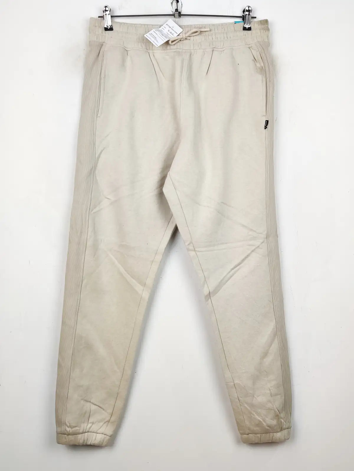 Buy online pre-used pre-loved 100% authentic & Original branded Good Move (TT-1819) available in Pakistan. Top international brands avilable.