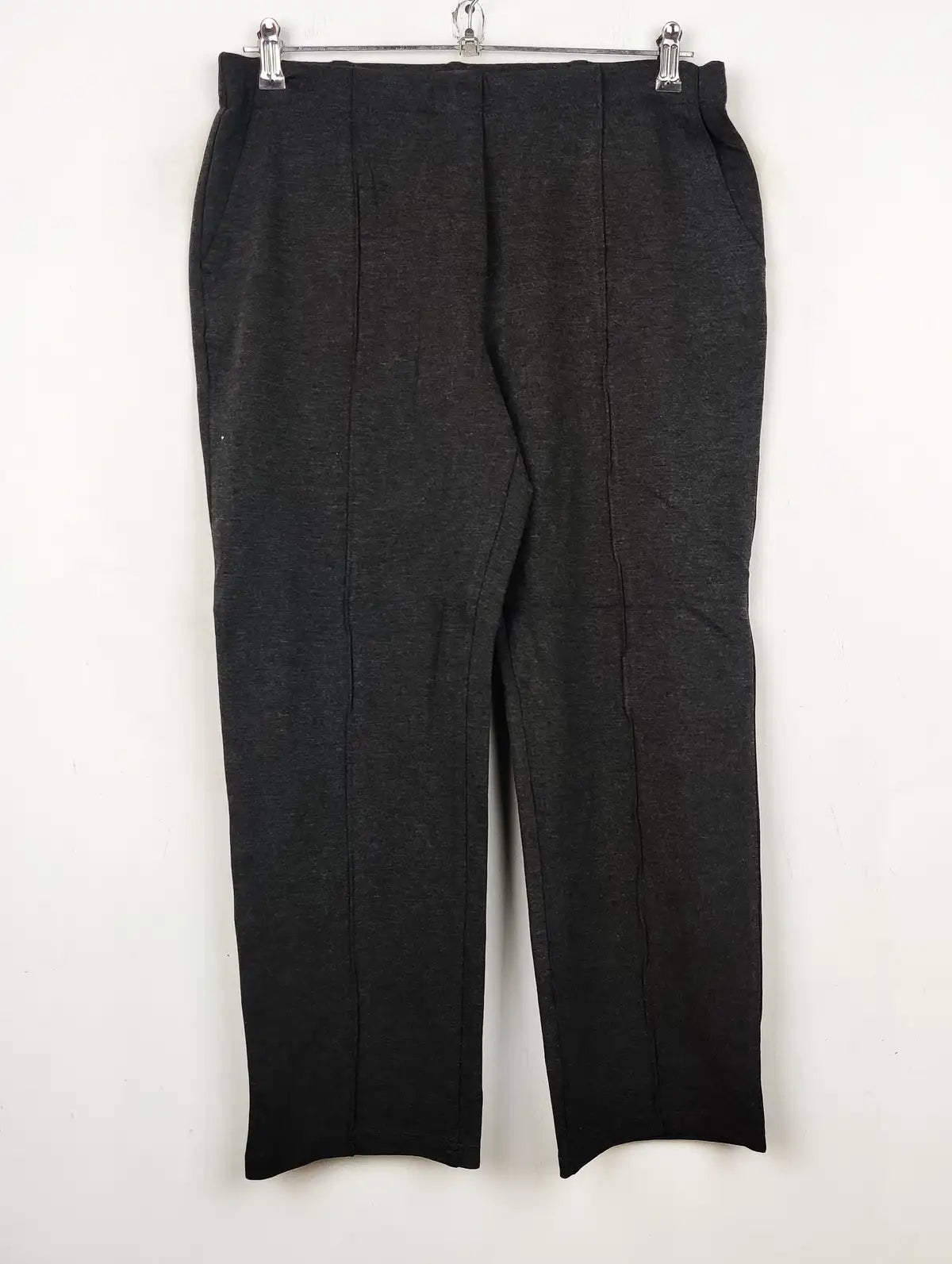 Buy online pre-used pre-loved 100% authentic & Original branded Marks & Spencer (TT-1824) available in Pakistan. Top international brands avilable.