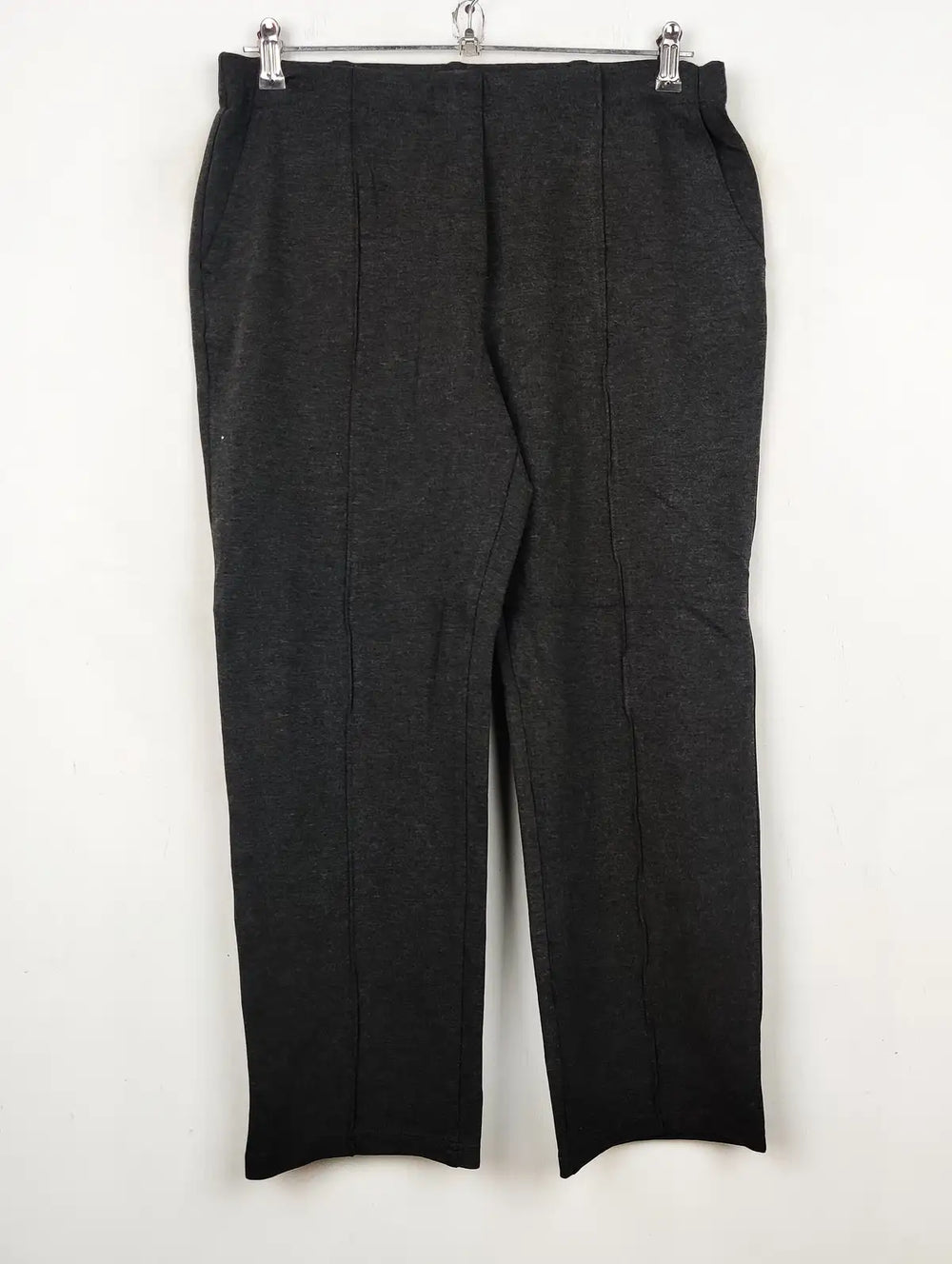 Buy online pre-used pre-loved 100% authentic & Original branded Marks & Spencer (TT-1824) available in Pakistan. Top international brands avilable.