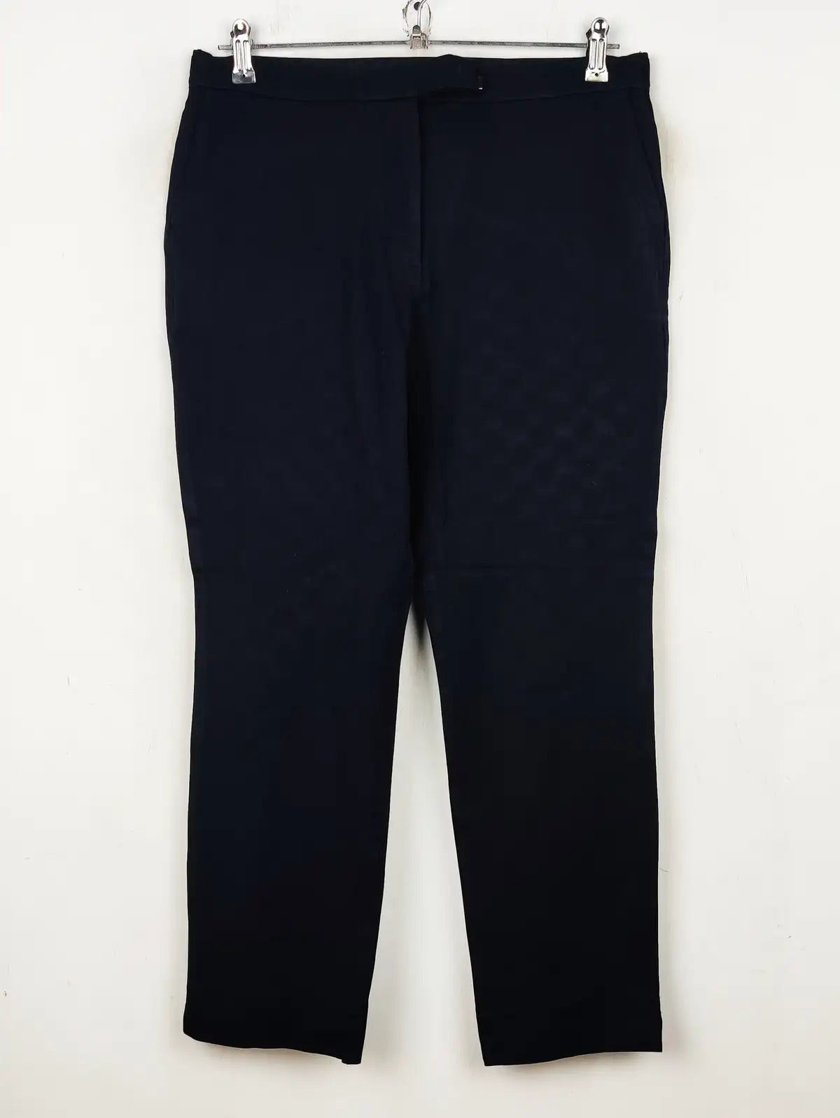 Buy online pre-used pre-loved 100% authentic & Original branded Unknown Brand (TT-1845) available in Pakistan. Top international brands avilable.