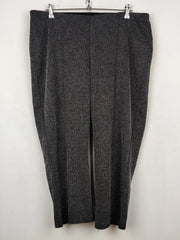 Buy online pre-used pre-loved 100% authentic & Original branded Unknown Brand (TT-1850) available in Pakistan. Top international brands avilable.