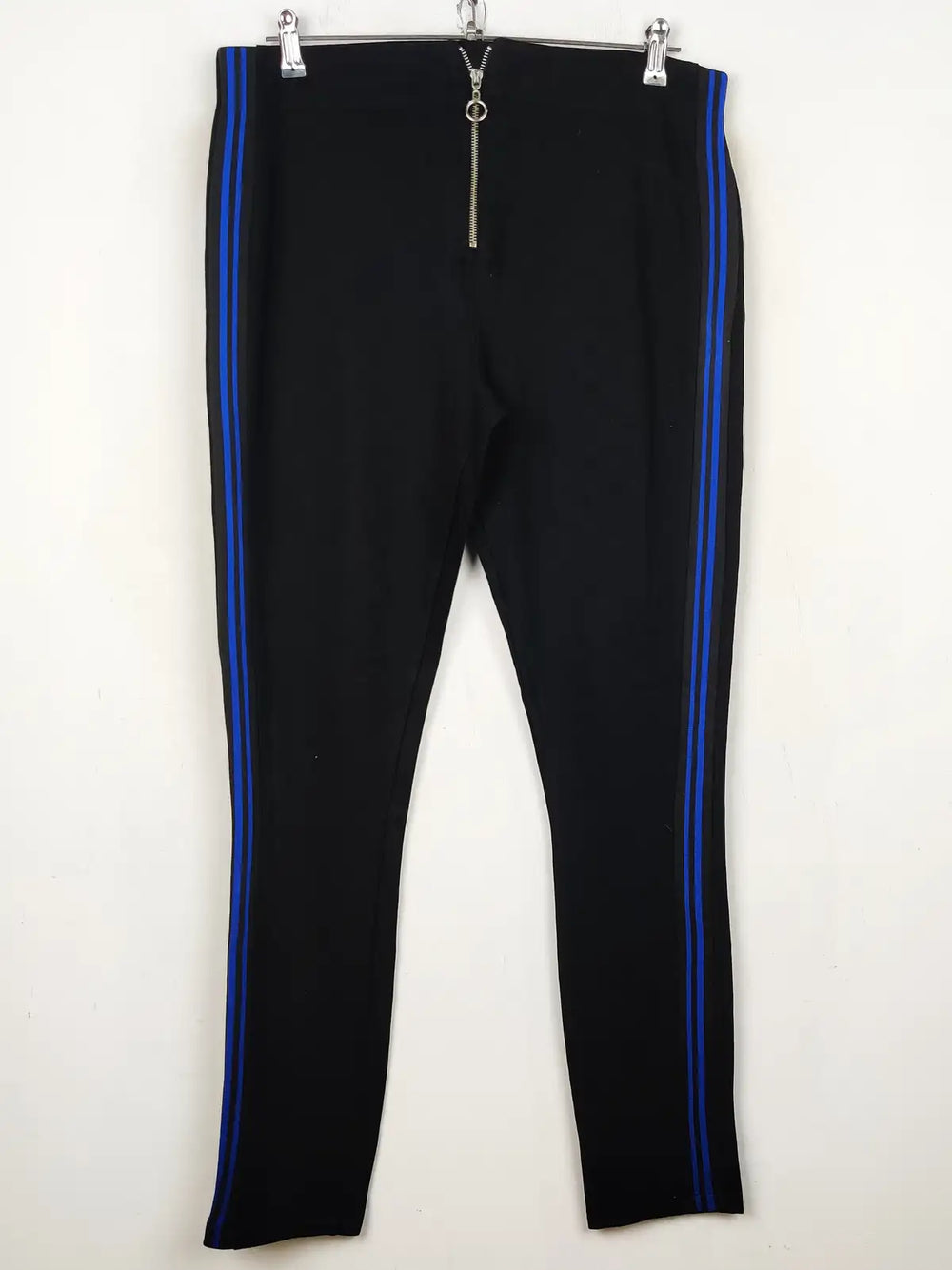 Buy online pre-used pre-loved 100% authentic & Original branded Long Tall Sally (TT-1851) available in Pakistan. Top international brands avilable.