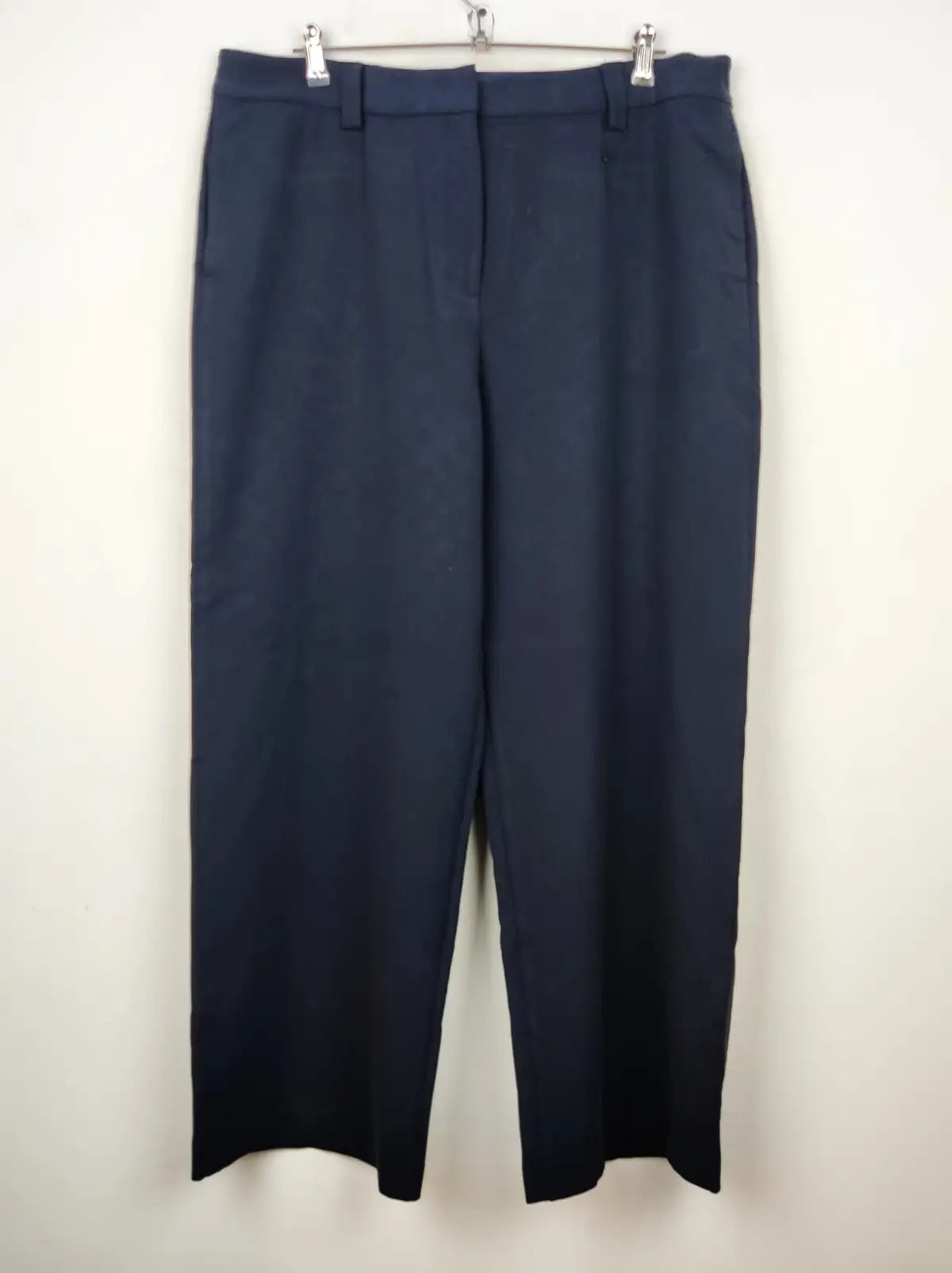 Buy online pre-used pre-loved 100% authentic & Original branded Marks & Spencer (TT-1855) available in Pakistan. Top international brands avilable.