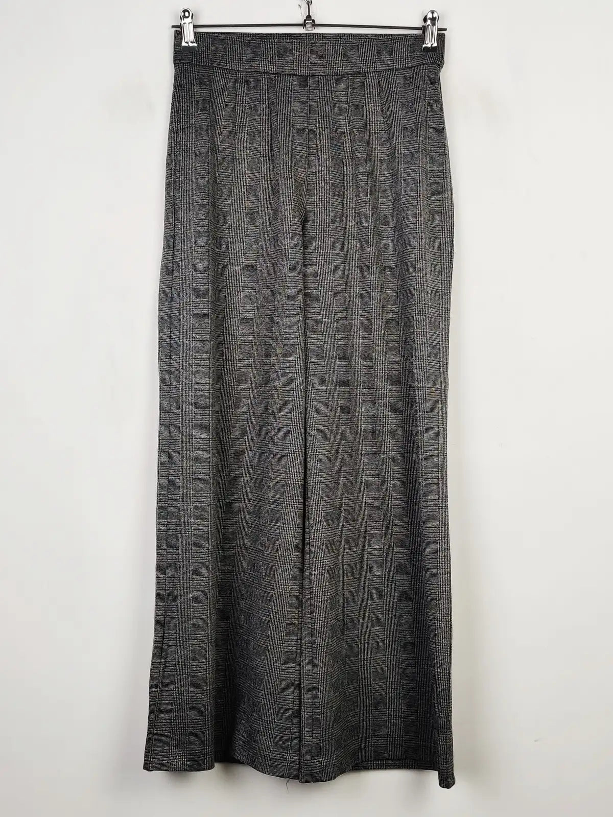 Buy online pre-used pre-loved 100% authentic & Original branded Marks & Spencer (TT-1897) available in Pakistan. Top international brands avilable.