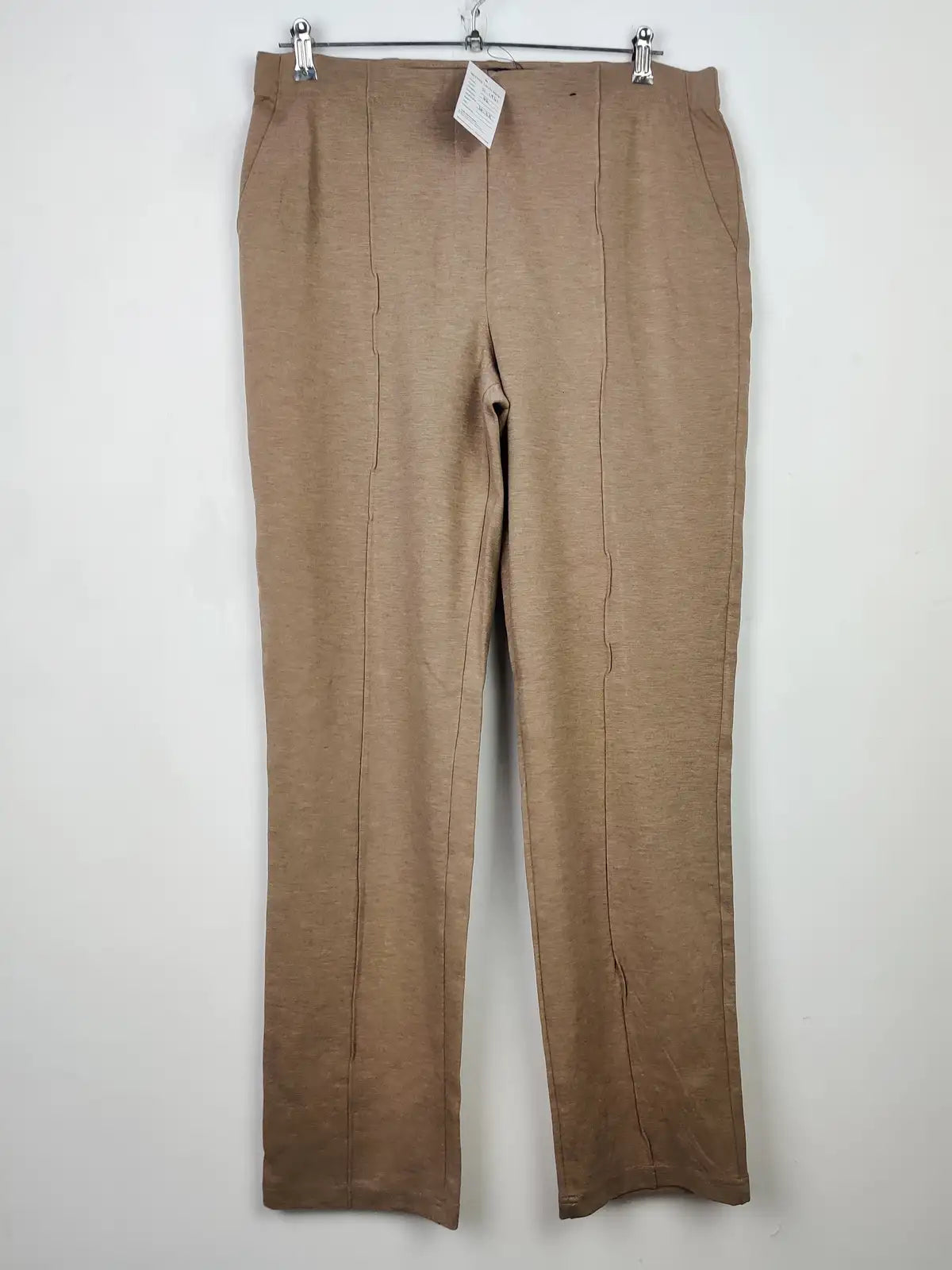 Buy online pre-used pre-loved 100% authentic & Original branded Marks & Spencer (TT-1957) available in Pakistan. Top international brands avilable.