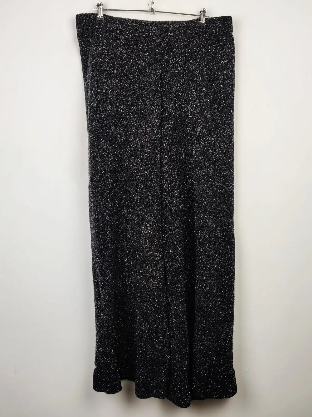 Buy online pre-used pre-loved 100% authentic & Original branded In The Style (TT-1958) available in Pakistan. Top international brands avilable.