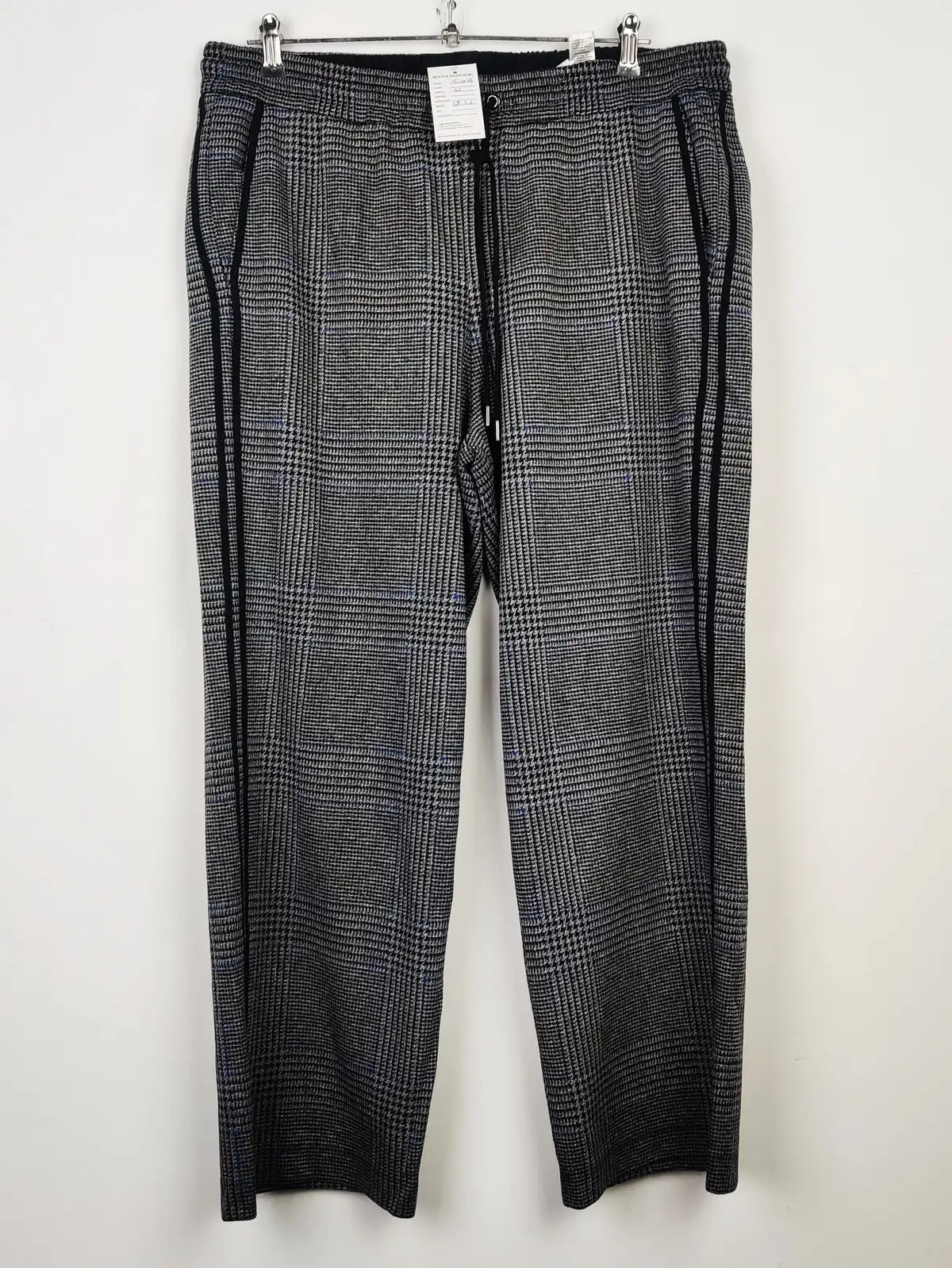 Buy online pre-used pre-loved 100% authentic & Original branded Marks & Spencer (TT-2035) available in Pakistan. Top international brands avilable.