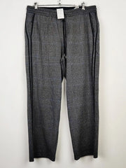 Buy online pre-used pre-loved 100% authentic & Original branded Marks & Spencer (TT-2035) available in Pakistan. Top international brands avilable.