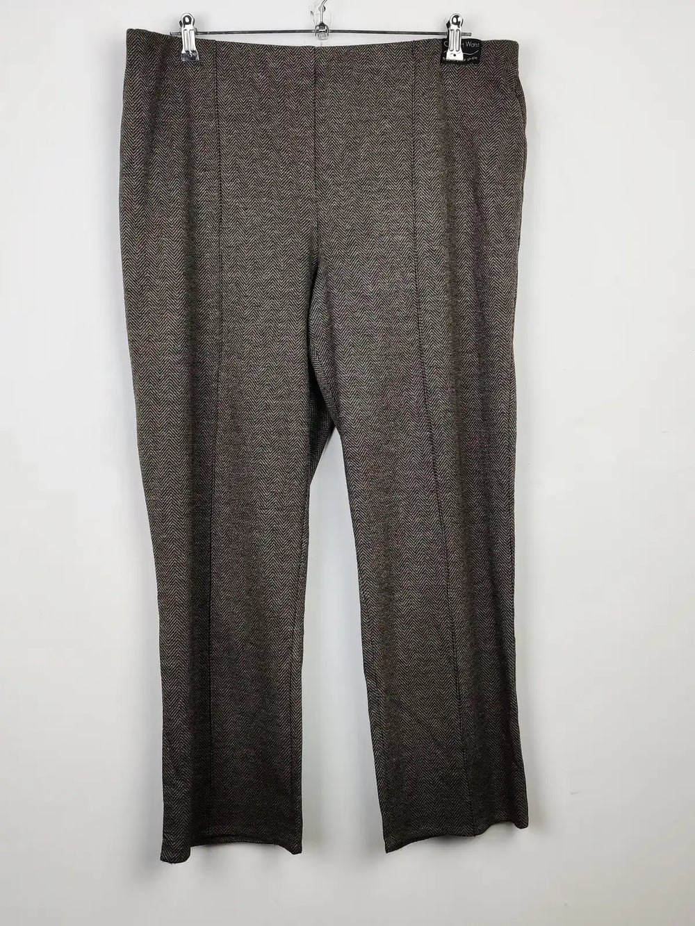 Buy online pre-used pre-loved 100% authentic & Original branded Bm Collection (TT-2055) available in Pakistan. Top international brands avilable.