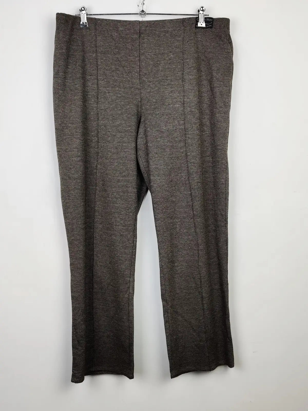 Buy online pre-used pre-loved 100% authentic & Original branded Bm Collection (TT-2055) available in Pakistan. Top international brands avilable.