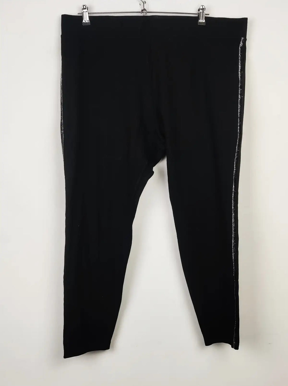 Buy online pre-used pre-loved 100% authentic & Original branded Marks & Spencer (TT-2059) available in Pakistan. Top international brands avilable.