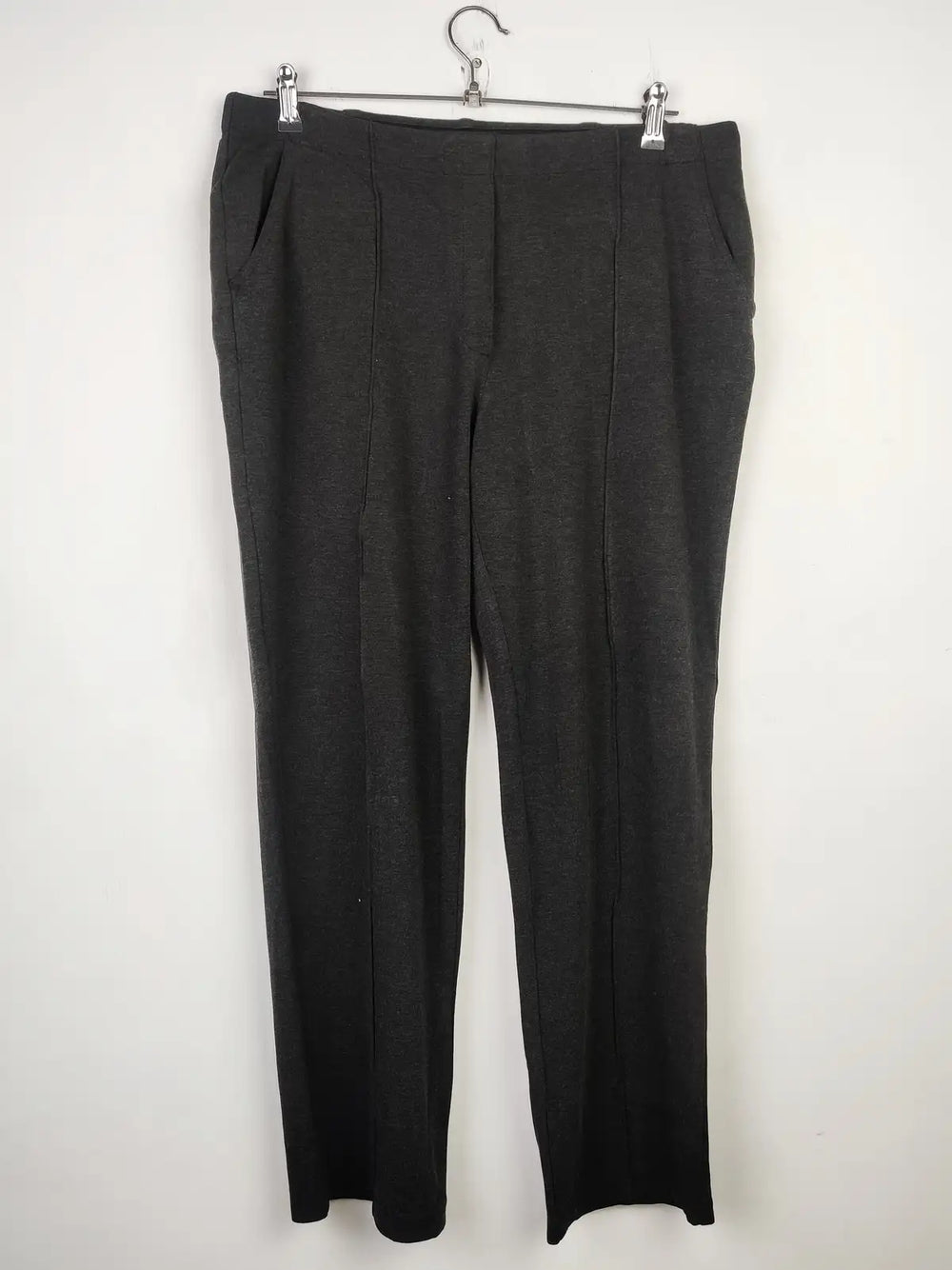 Buy online pre-used pre-loved 100% authentic & Original branded Marks & Spencer (TT-2090) available in Pakistan. Top international brands avilable.