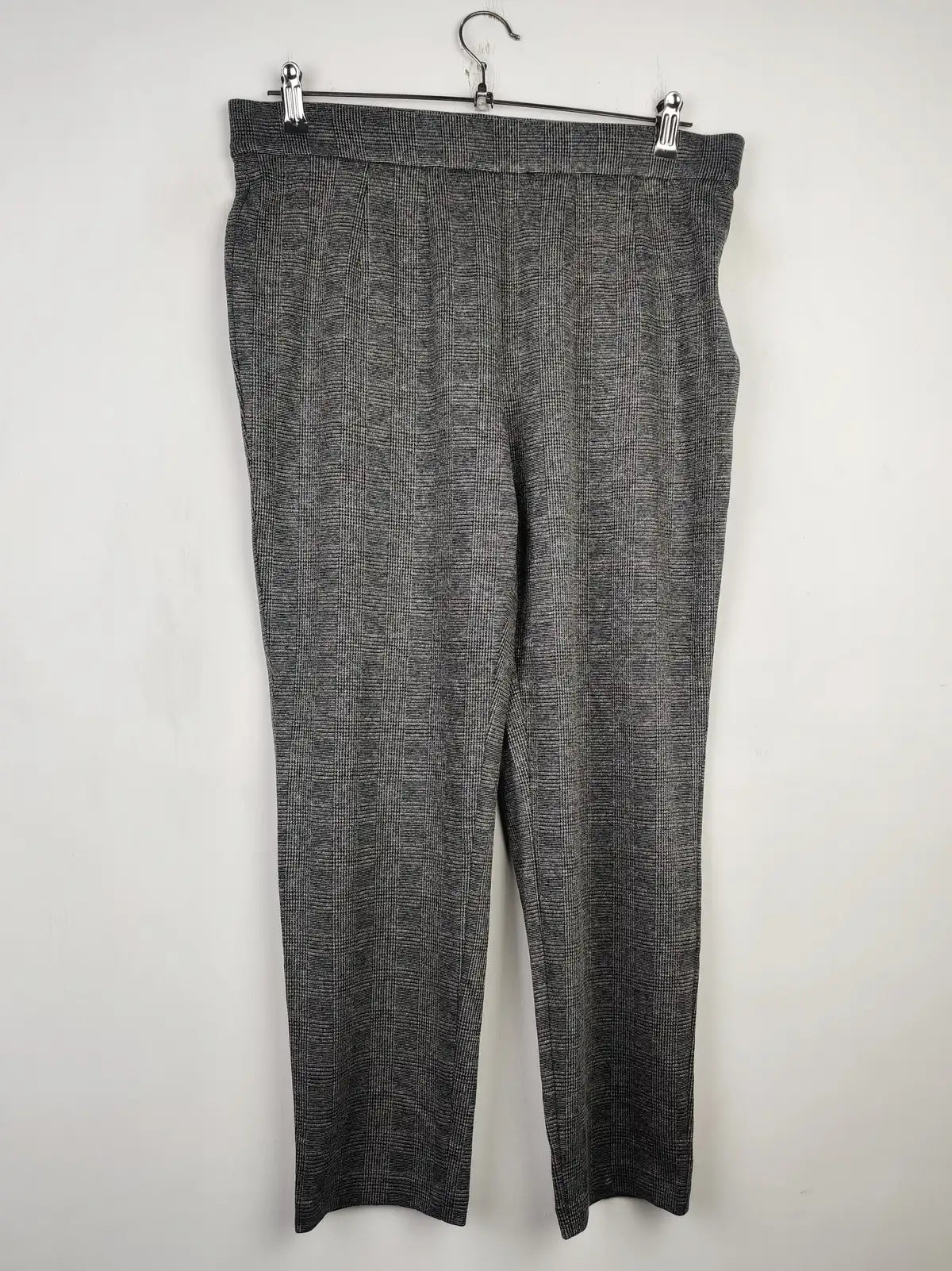 Buy online pre-used pre-loved 100% authentic & Original branded Marks & Spencer (TT-2142) available in Pakistan. Top international brands avilable.