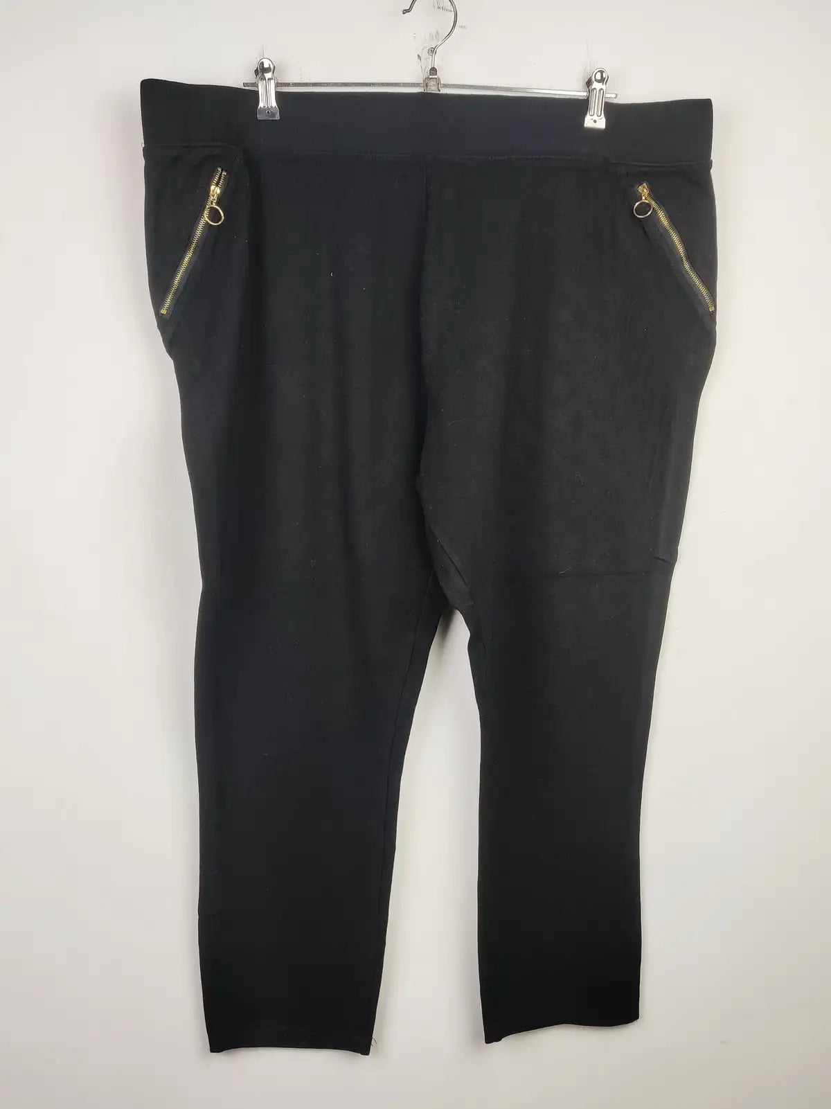 Buy online pre-used pre-loved 100% authentic & Original branded New Look (TT-2175) available in Pakistan. Top international brands avilable.