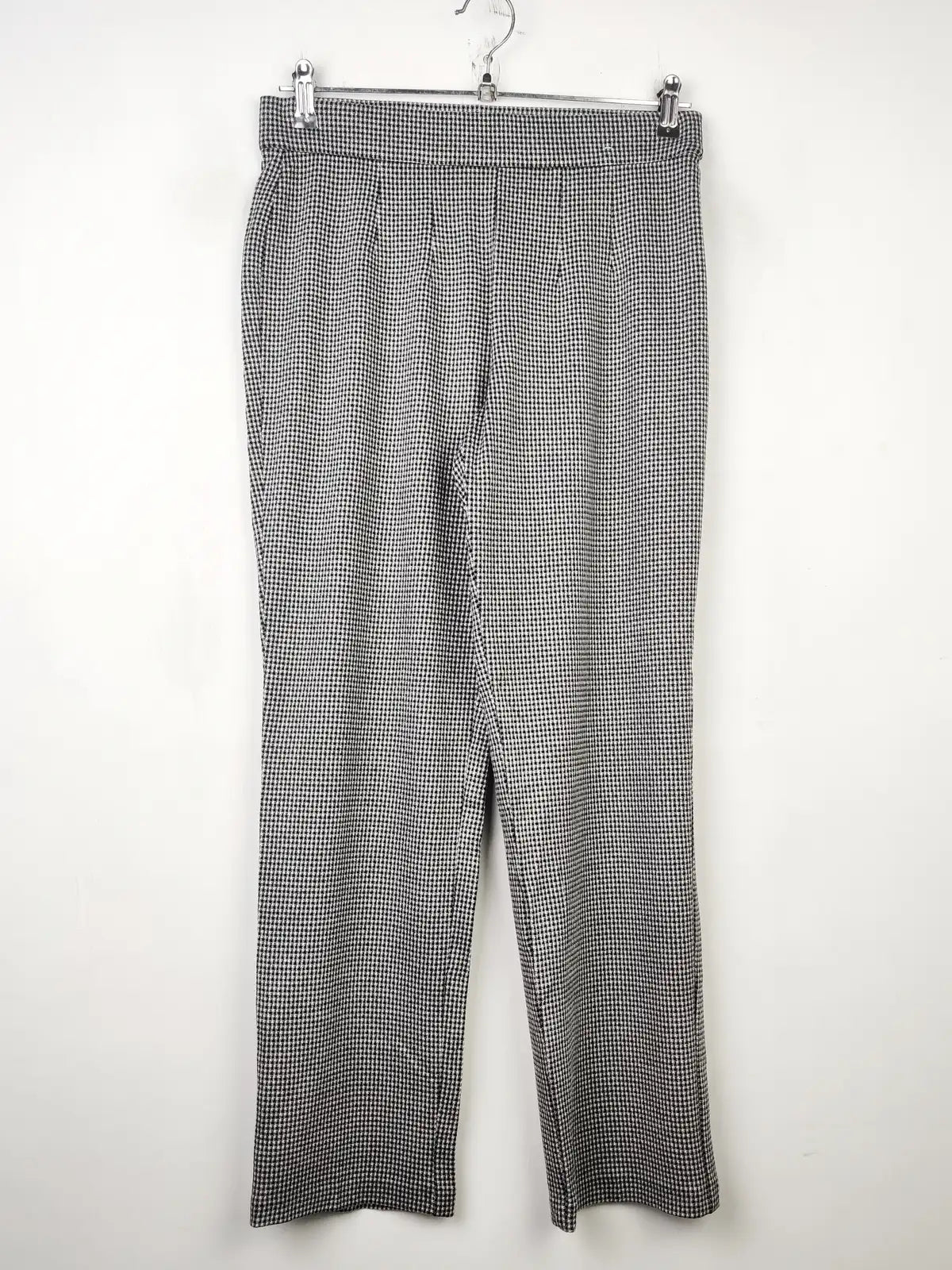 Buy online pre-used pre-loved 100% authentic & Original branded Marks & Spencer (TT-2202) available in Pakistan. Top international brands avilable.