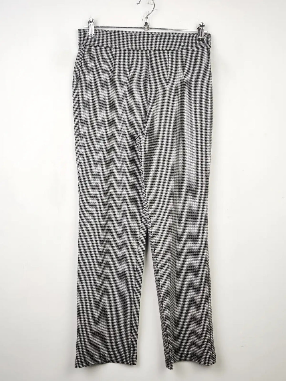 Buy online pre-used pre-loved 100% authentic & Original branded Marks & Spencer (TT-2202) available in Pakistan. Top international brands avilable.
