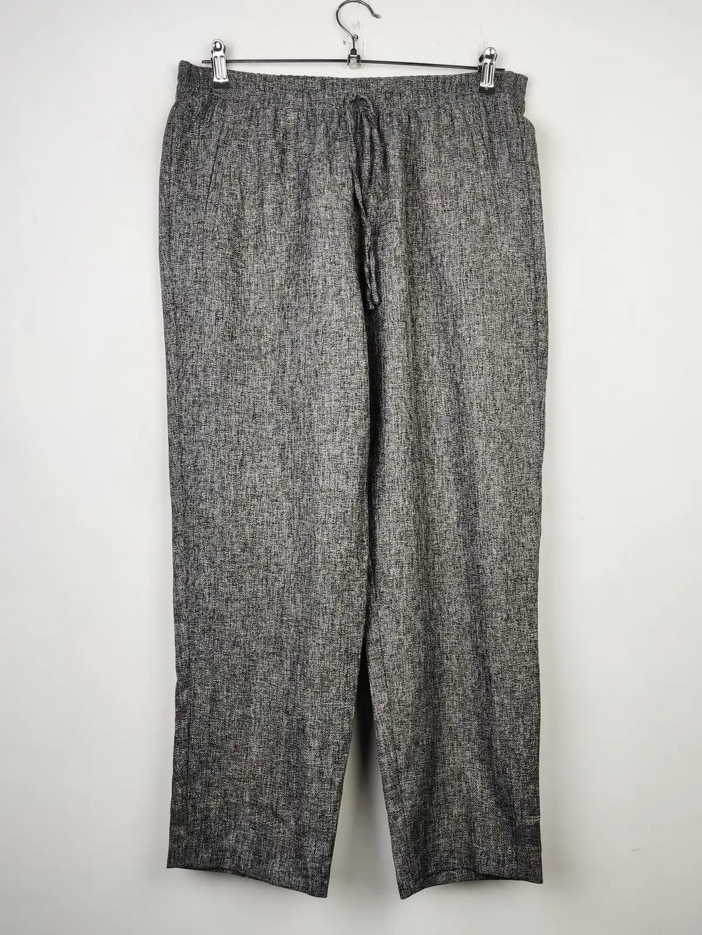 Buy online pre-used pre-loved 100% authentic & Original branded Primark (TT-2210) available in Pakistan. Top international brands avilable.