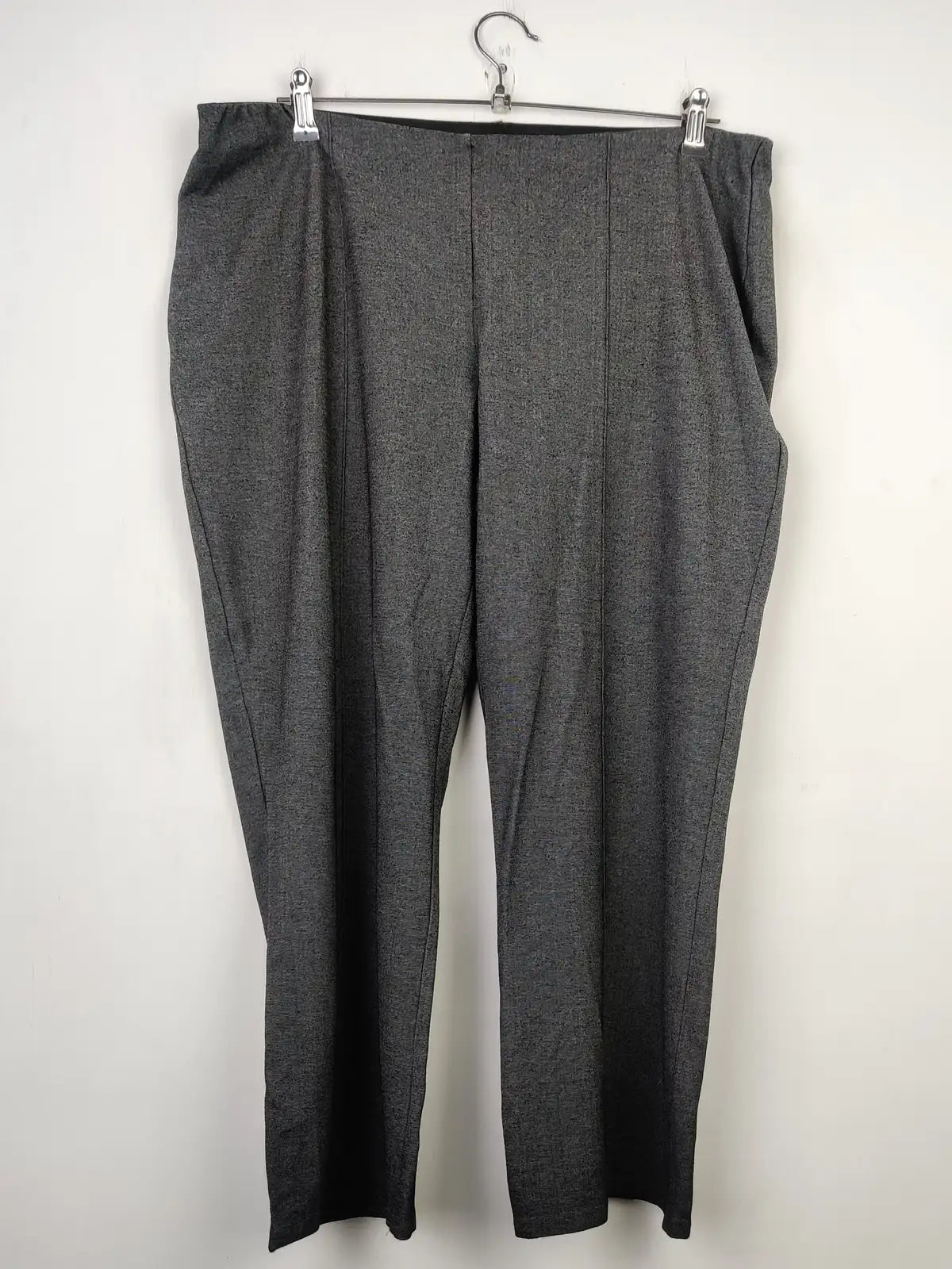 Buy online pre-used pre-loved 100% authentic & Original branded Straight Leg (TT-2211) available in Pakistan. Top international brands avilable.