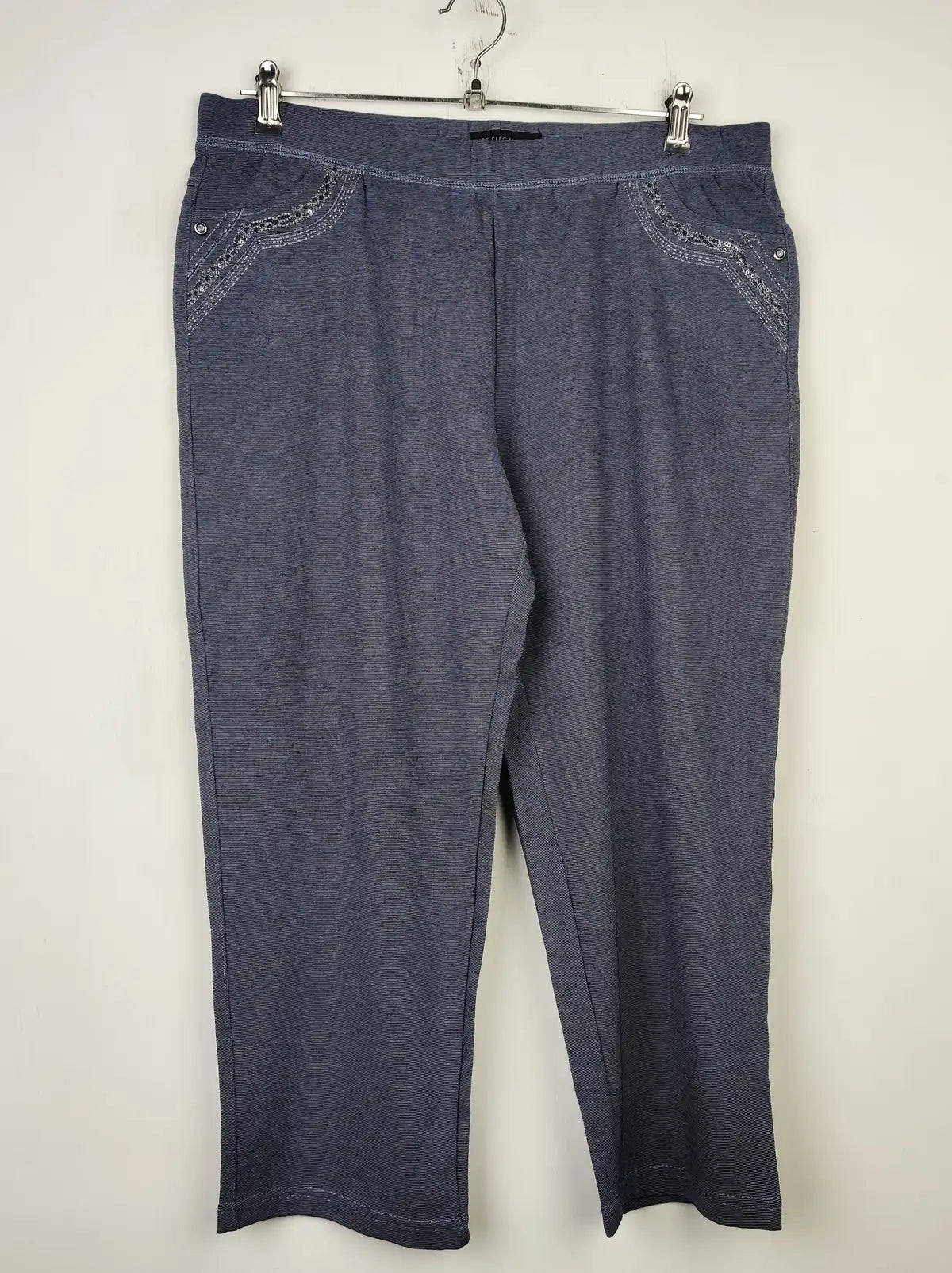 Buy online pre-used pre-loved 100% authentic & Original branded Just Elegance (TT-2236) available in Pakistan. Top international brands avilable.
