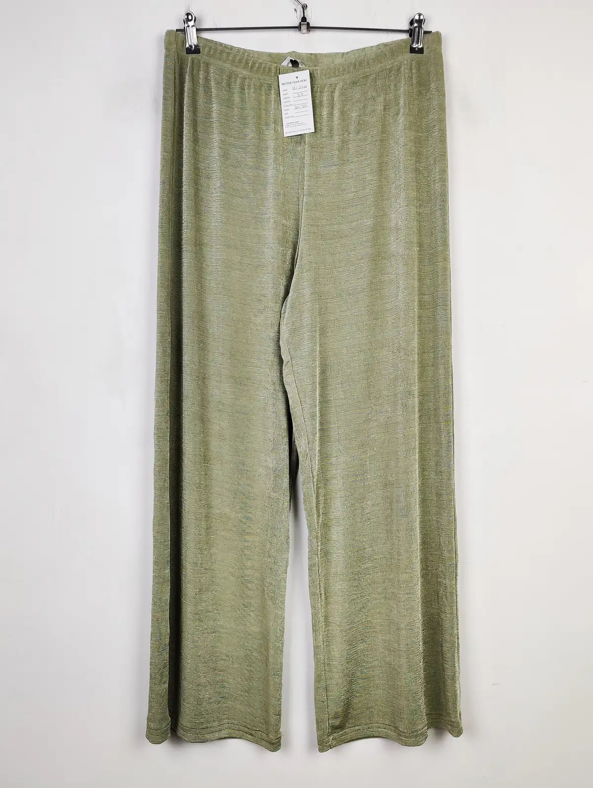 Buy online pre-used pre-loved 100% authentic & Original branded Heather Valley (TT-2336) available in Pakistan. Top international brands avilable.