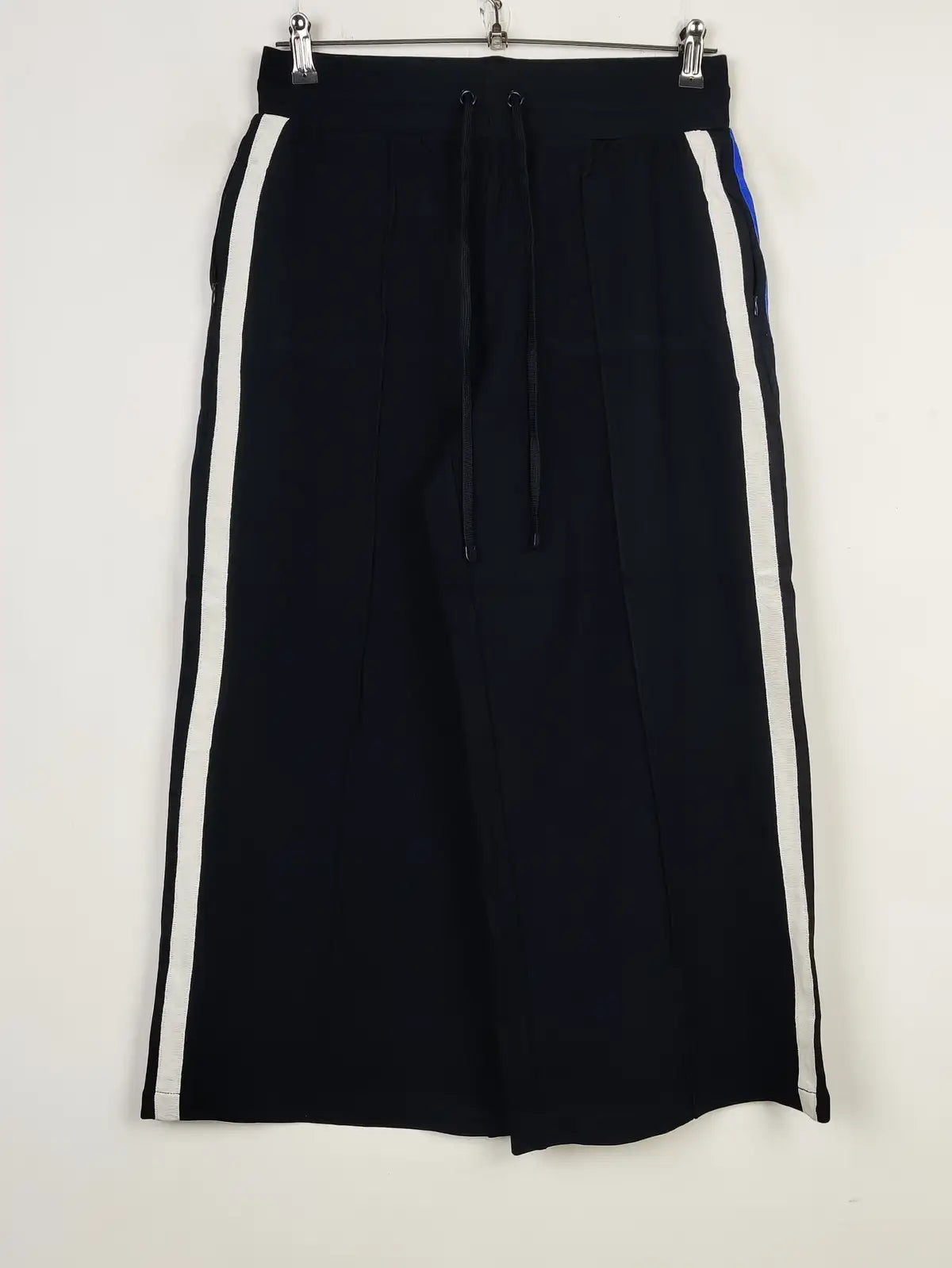 Buy online pre-used pre-loved 100% authentic & Original branded Marks & Spencer (TT-2341) available in Pakistan. Top international brands avilable.