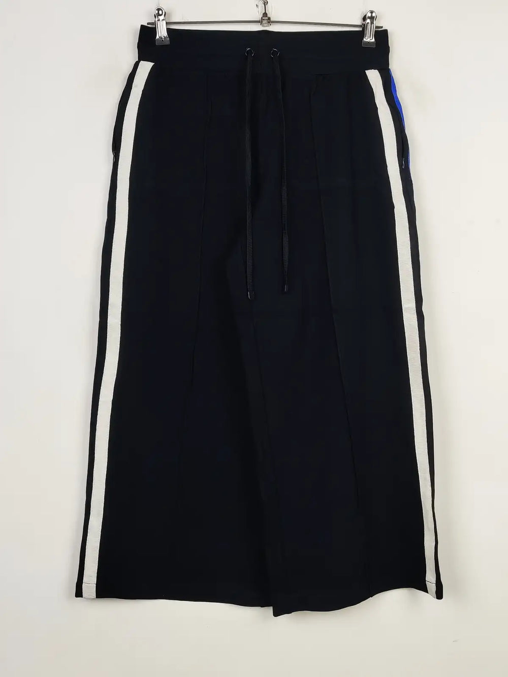 Buy online pre-used pre-loved 100% authentic & Original branded Marks & Spencer (TT-2341) available in Pakistan. Top international brands avilable.