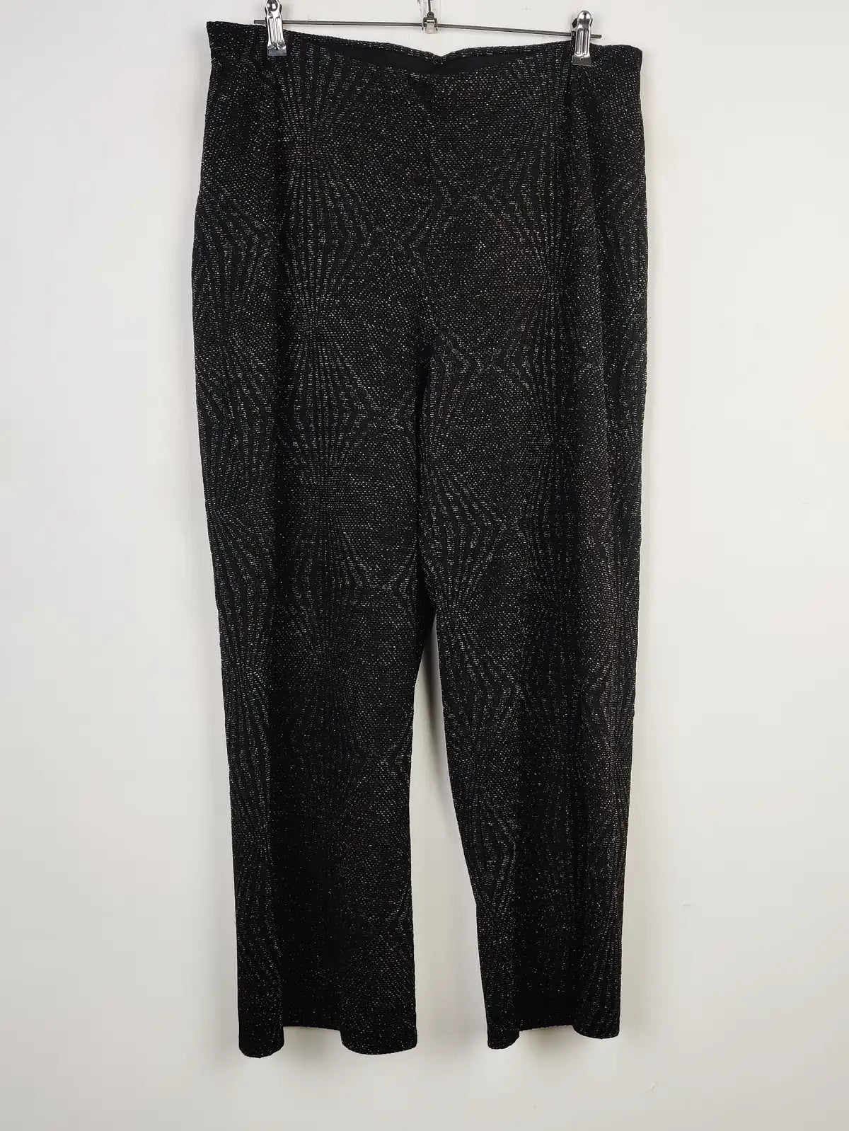 Buy online pre-used pre-loved 100% authentic & Original branded George (TT-2383) available in Pakistan. Top international brands avilable.