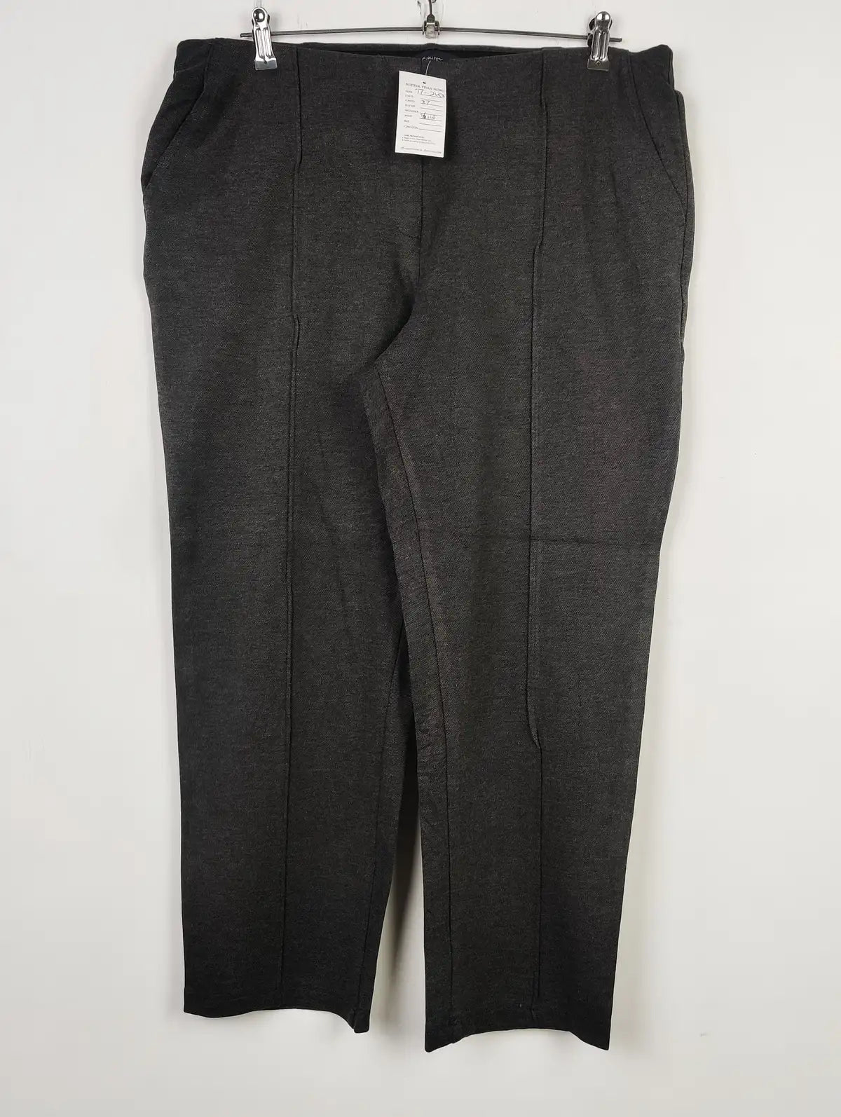 Buy online pre-used pre-loved 100% authentic & Original branded Marks & Spencer (TT-2450) available in Pakistan. Top international brands avilable.