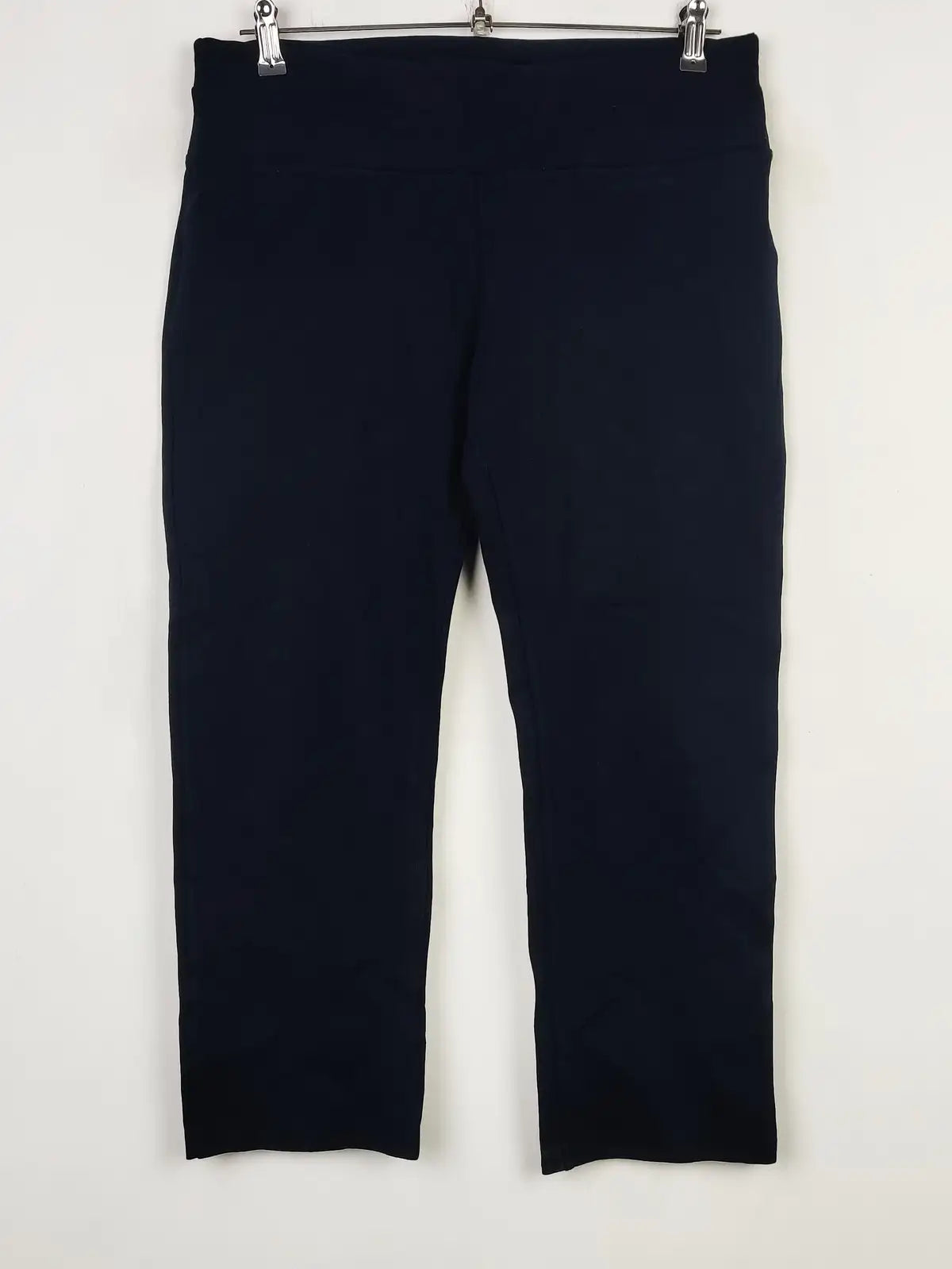 Buy online pre-used pre-loved 100% authentic & Original branded Unknown Brand (TT-2484) available in Pakistan. Top international brands avilable.