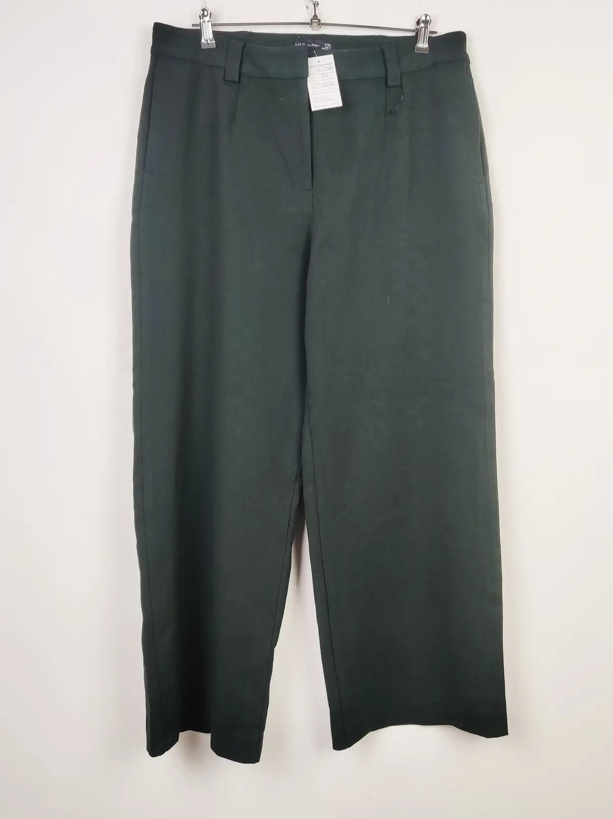 Buy online pre-used pre-loved 100% authentic & Original branded Marks & Spencer (TT-2487) available in Pakistan. Top international brands avilable.