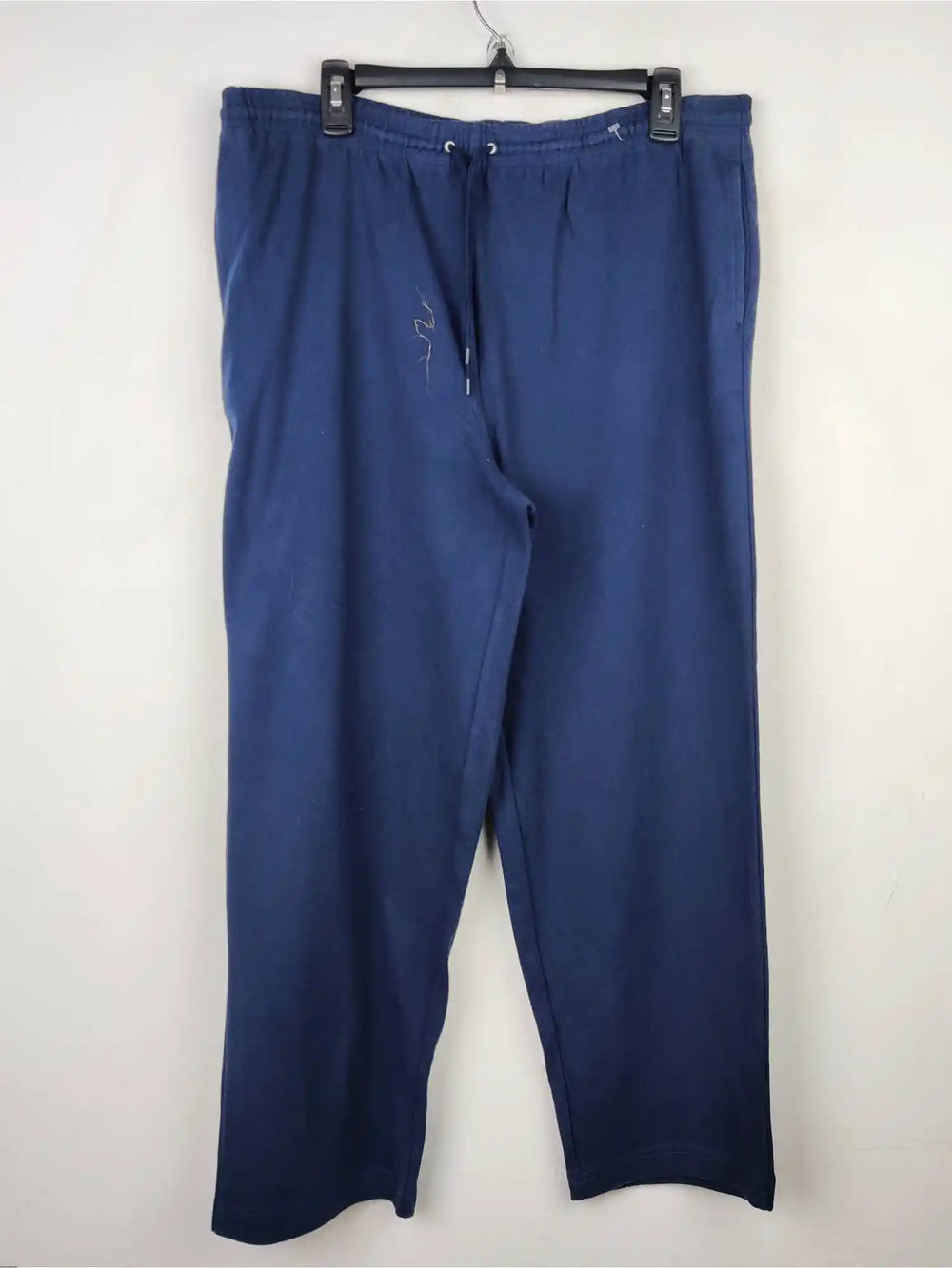 Buy online pre-used pre-loved 100% authentic & Original branded Hasting & Smith (TT-279) available in Pakistan. Top international brands avilable.