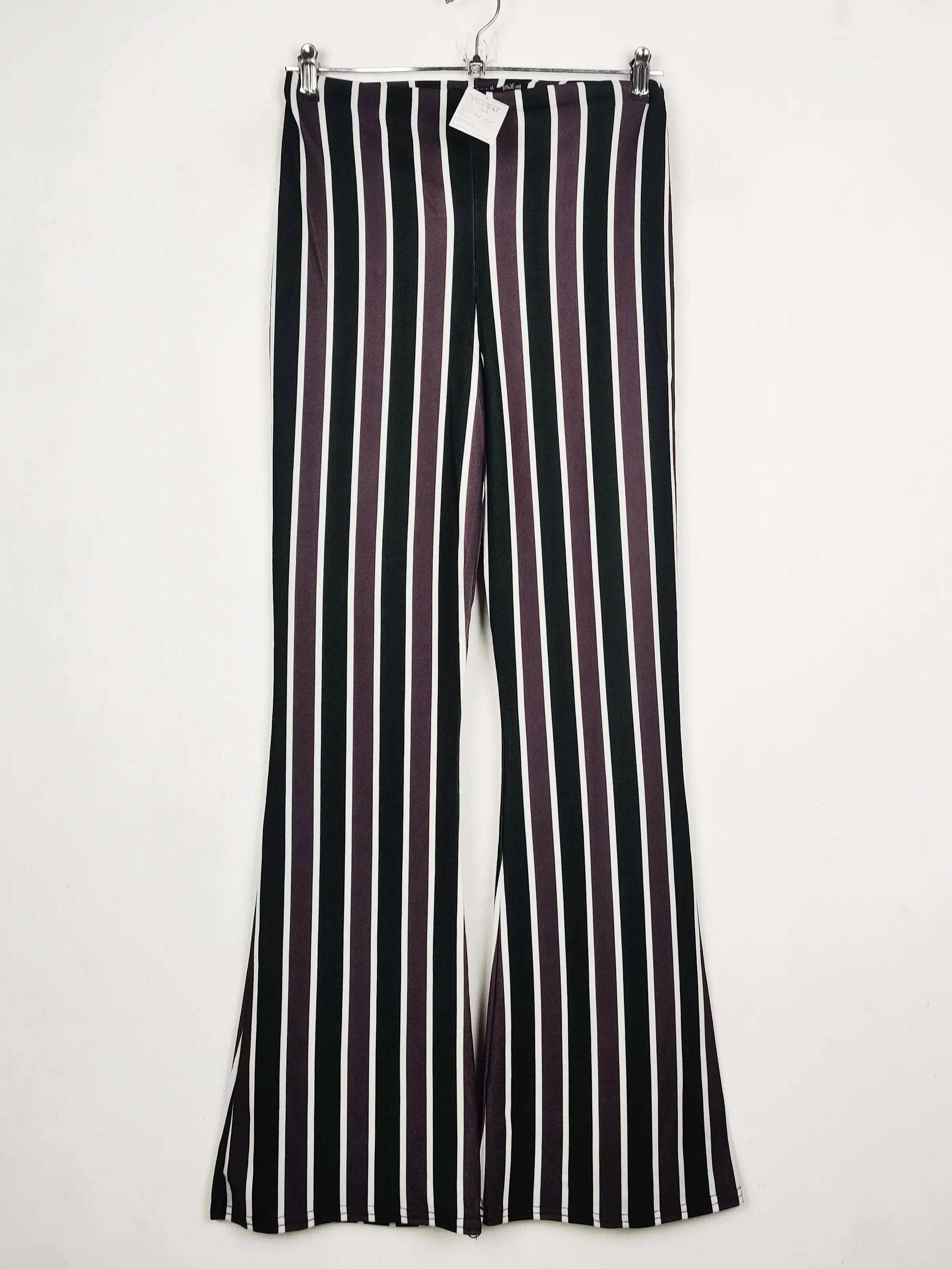 Buy online pre-used pre-loved 100% authentic & Original branded Boohoo (TT-2831) available in Pakistan. Top international brands avilable.