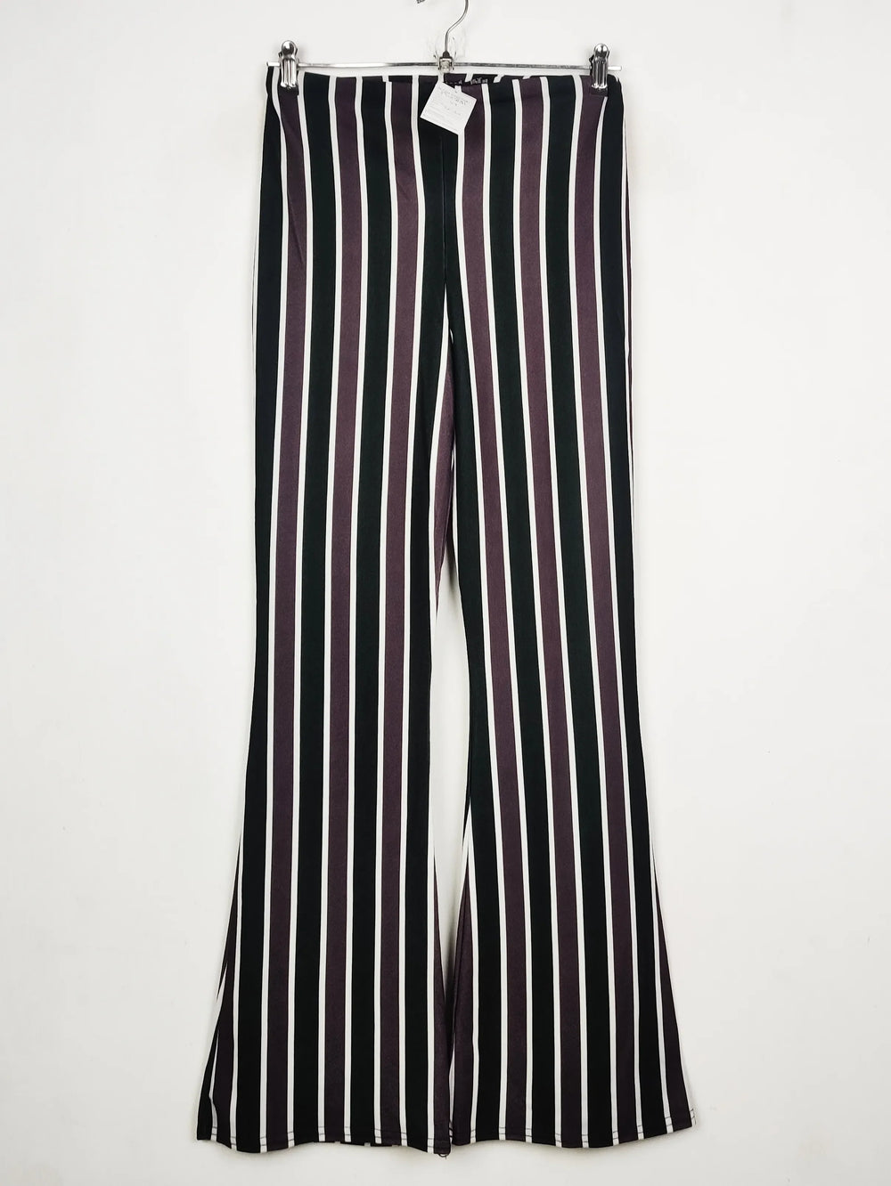 Buy online pre-used pre-loved 100% authentic & Original branded Boohoo (TT-2831) available in Pakistan. Top international brands avilable.
