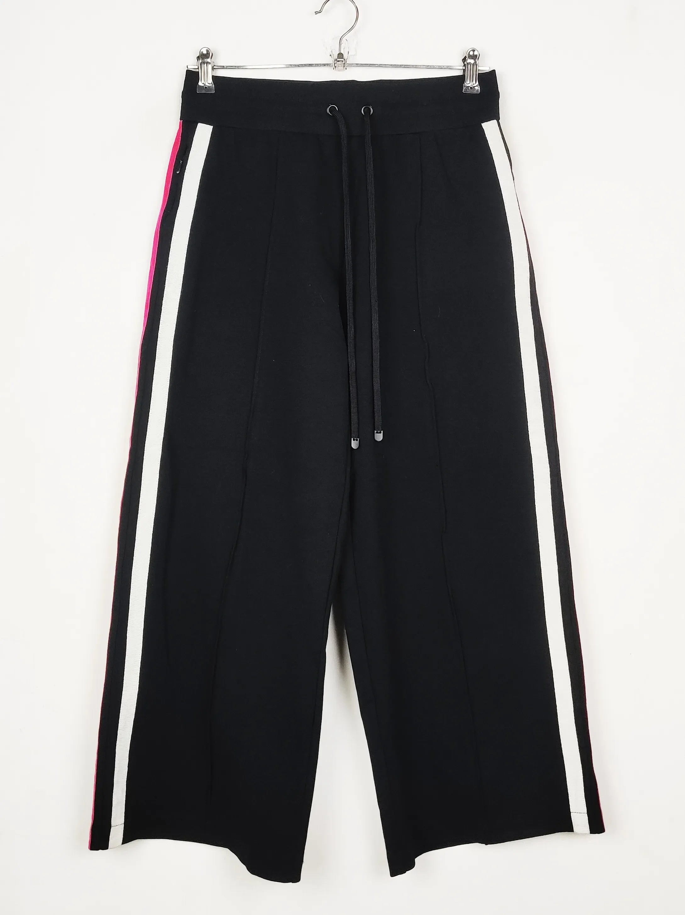 Buy online pre-used pre-loved 100% authentic & Original branded Marks & Spencer (TT-2845) available in Pakistan. Top international brands avilable.
