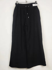 Buy online pre-used pre-loved 100% authentic & Original branded Unknown Brand (TT-2853) available in Pakistan. Top international brands avilable.