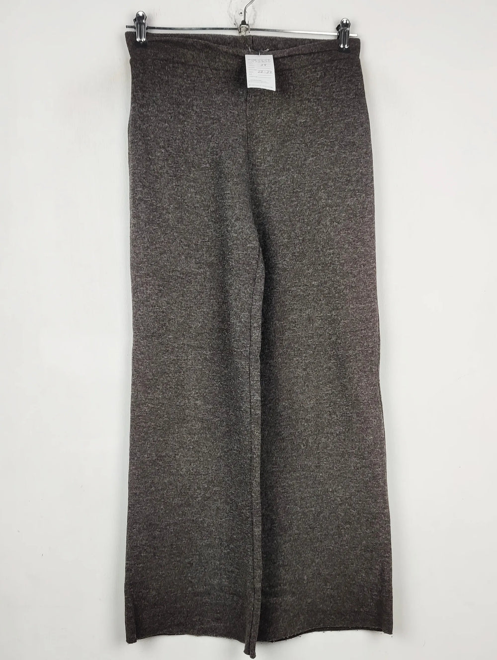 Buy online pre-used pre-loved 100% authentic & Original branded Zara (TT-2856) available in Pakistan. Top international brands avilable.