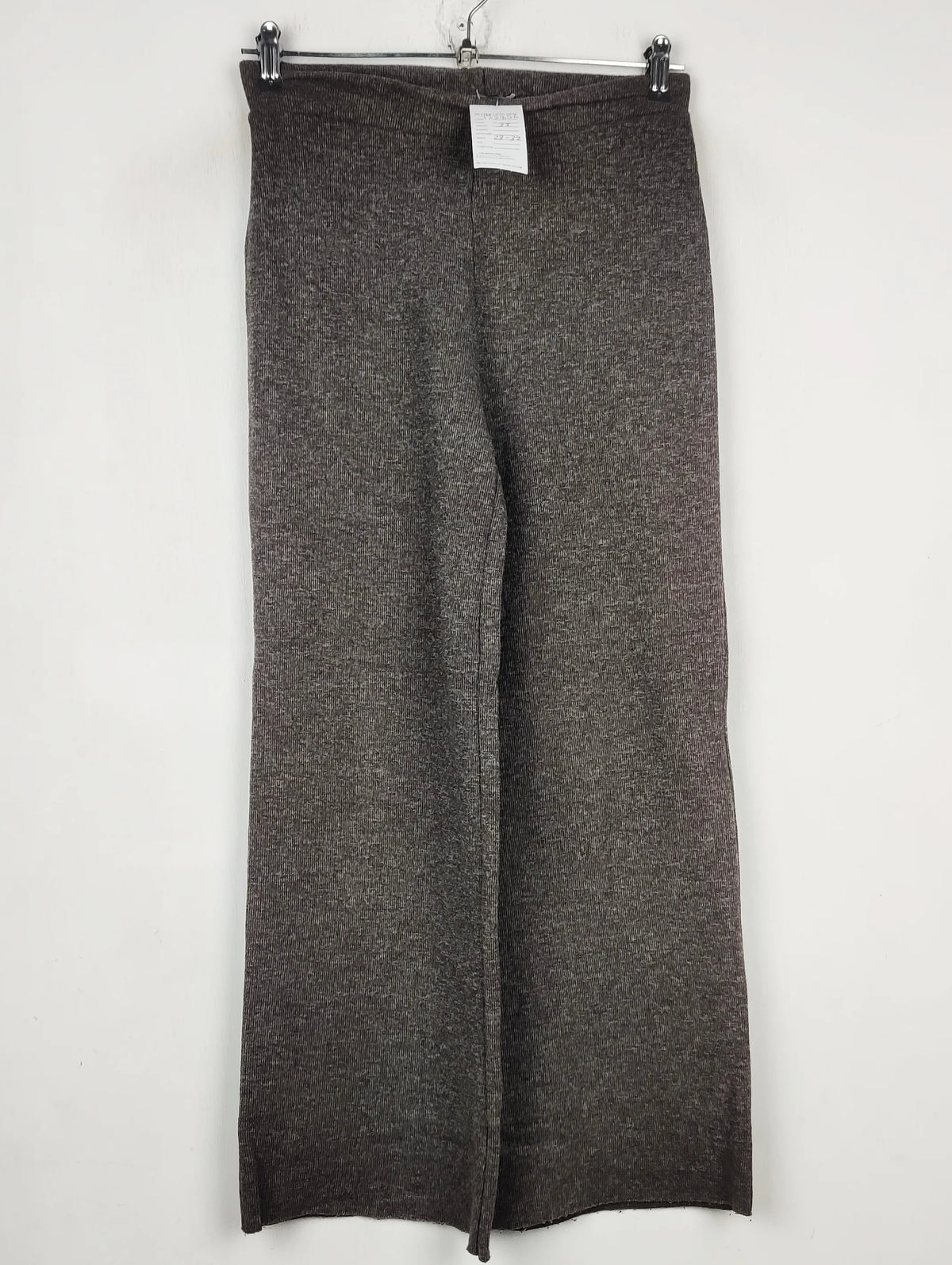 Buy online pre-used pre-loved 100% authentic & Original branded Zara (TT-2856) available in Pakistan. Top international brands avilable.